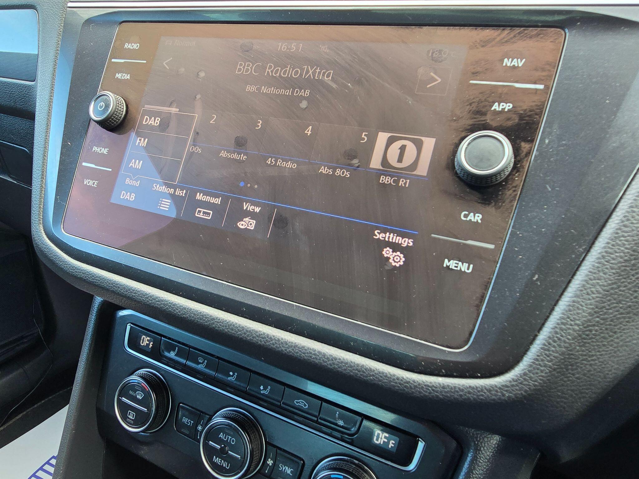 Volkswagen Tiguan view 24