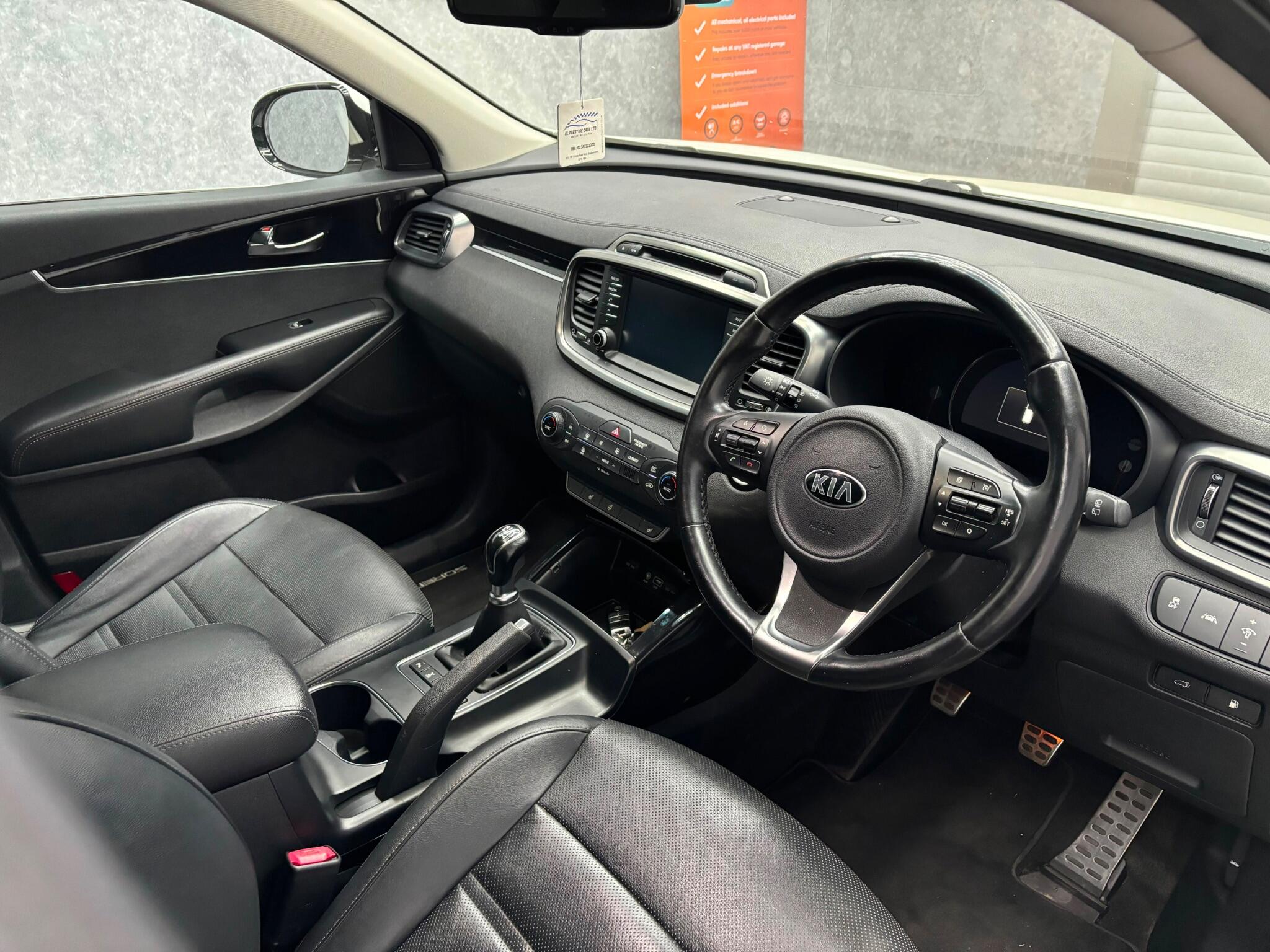Kia Sorento view 5