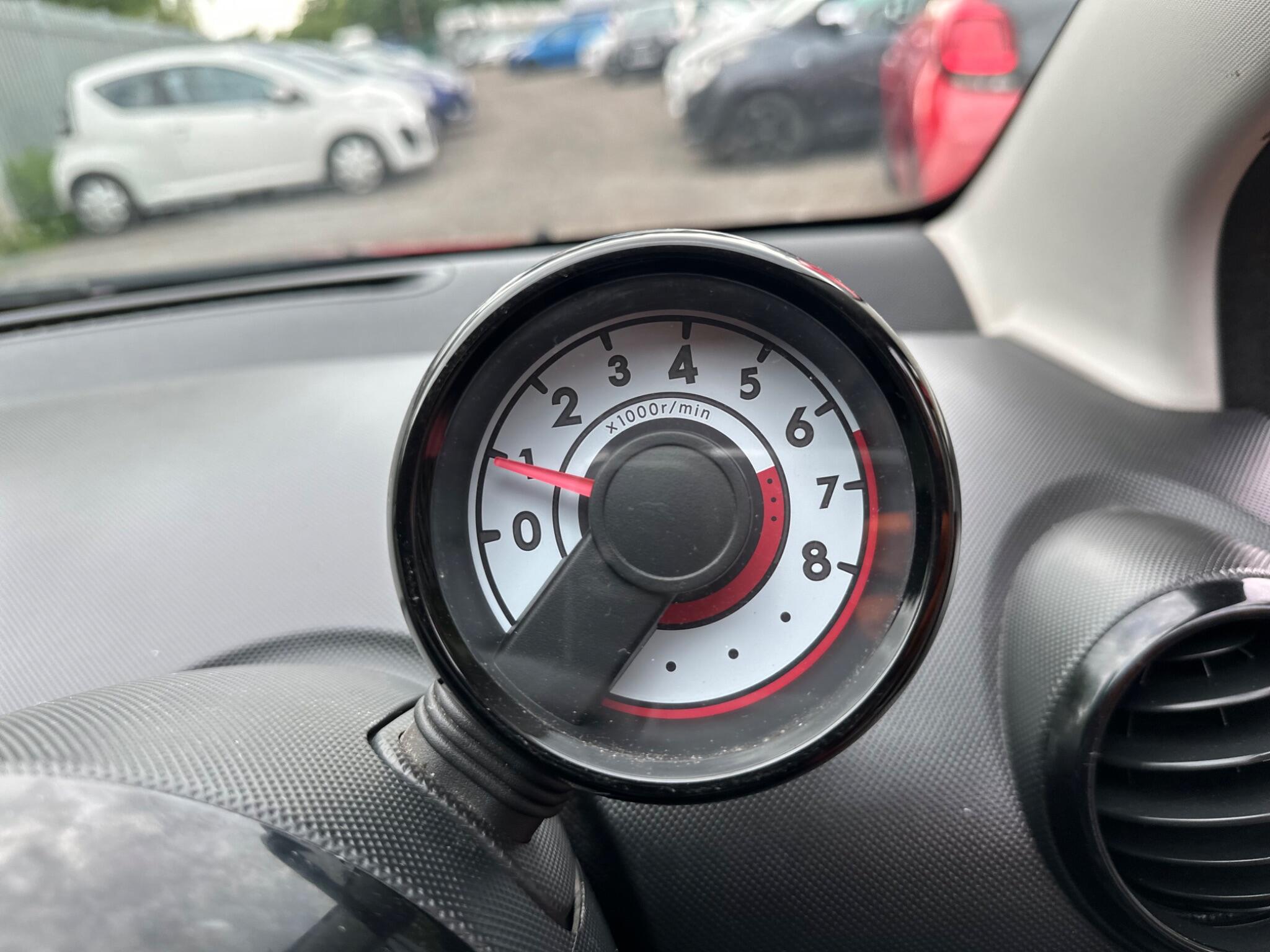 2014 Toyota AYGO image 17