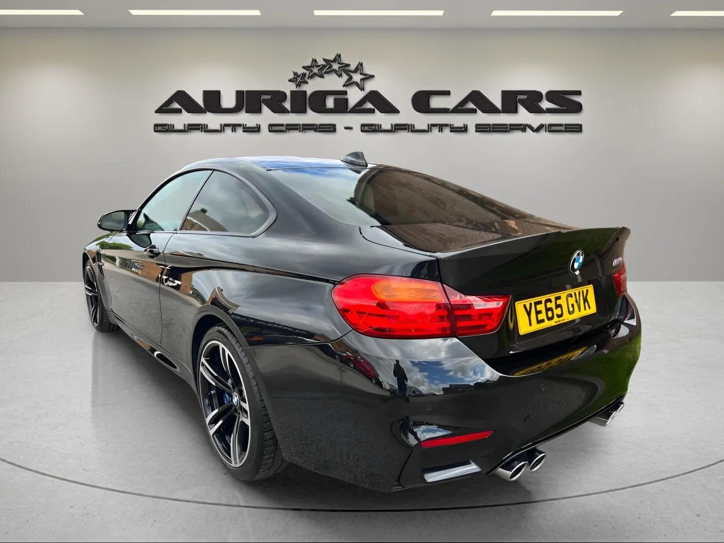 BMW M4 view 9