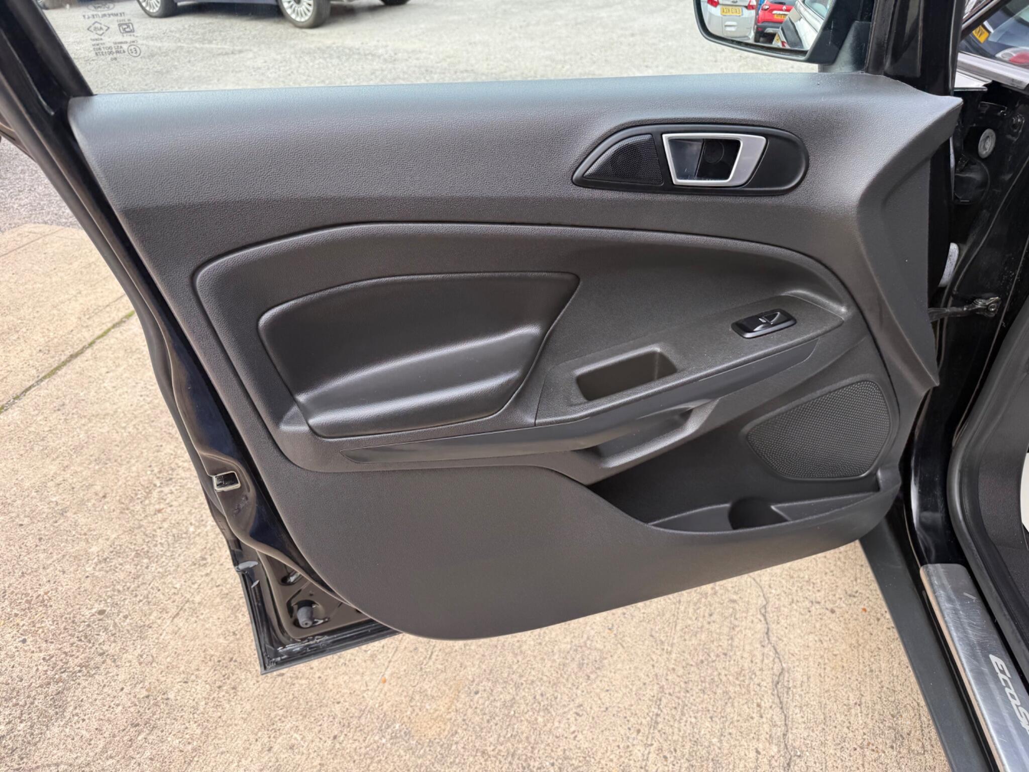 Ford Ecosport view 26