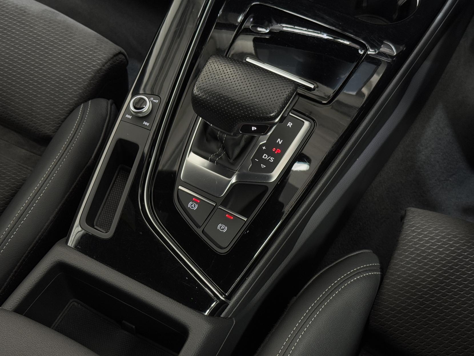 Audi A4 Avant view 28