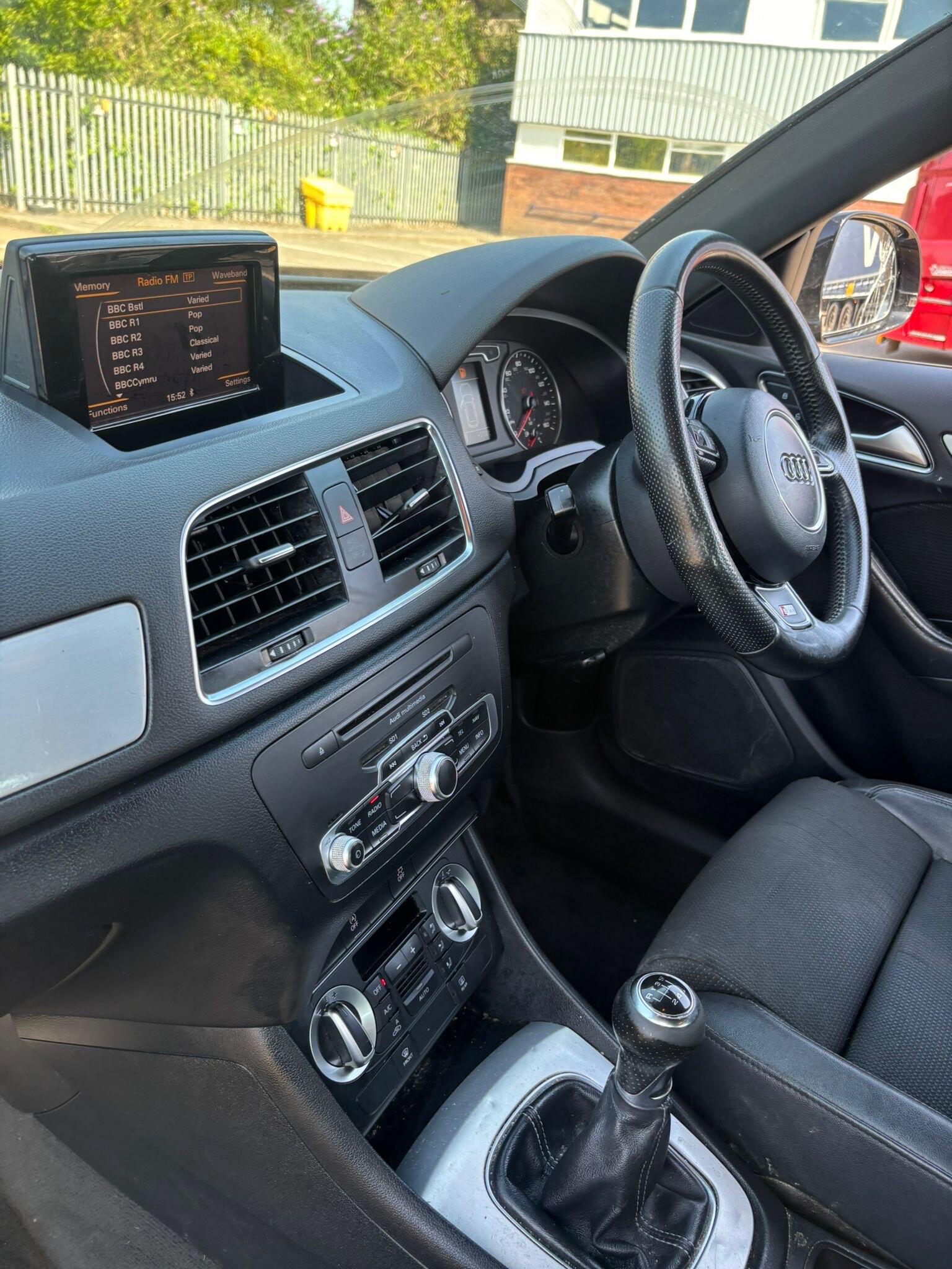 Audi Q3 view 20