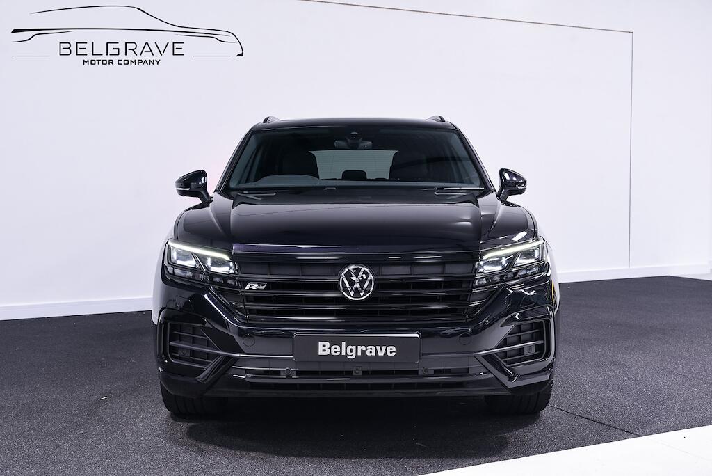 Volkswagen Touareg view 6