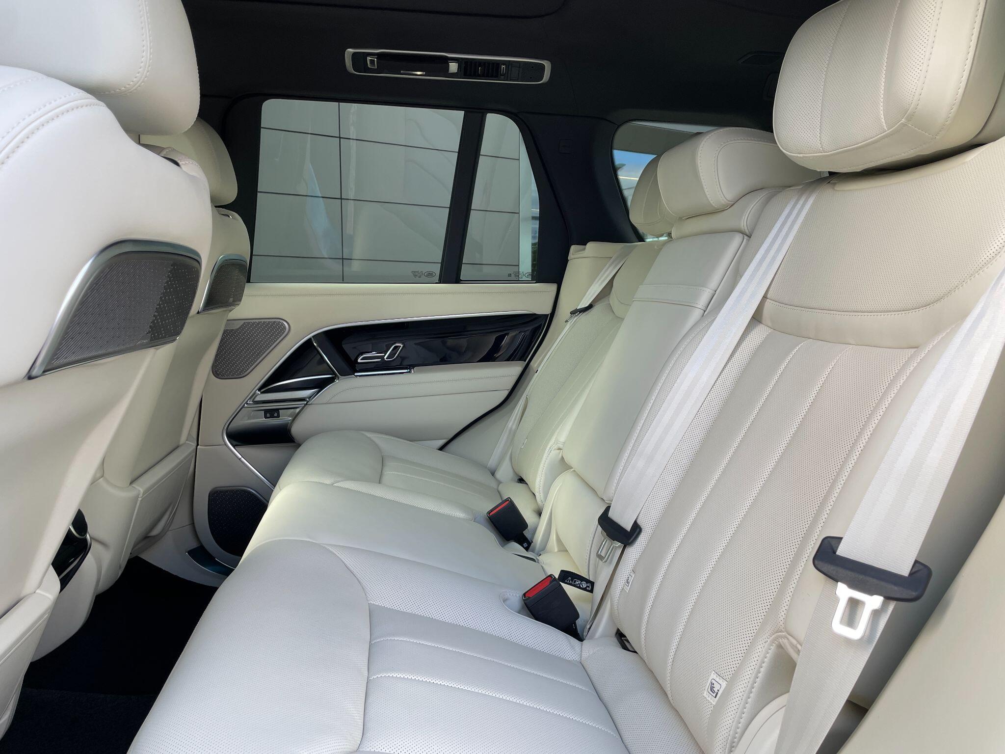 Land Rover Range Rover view 8
