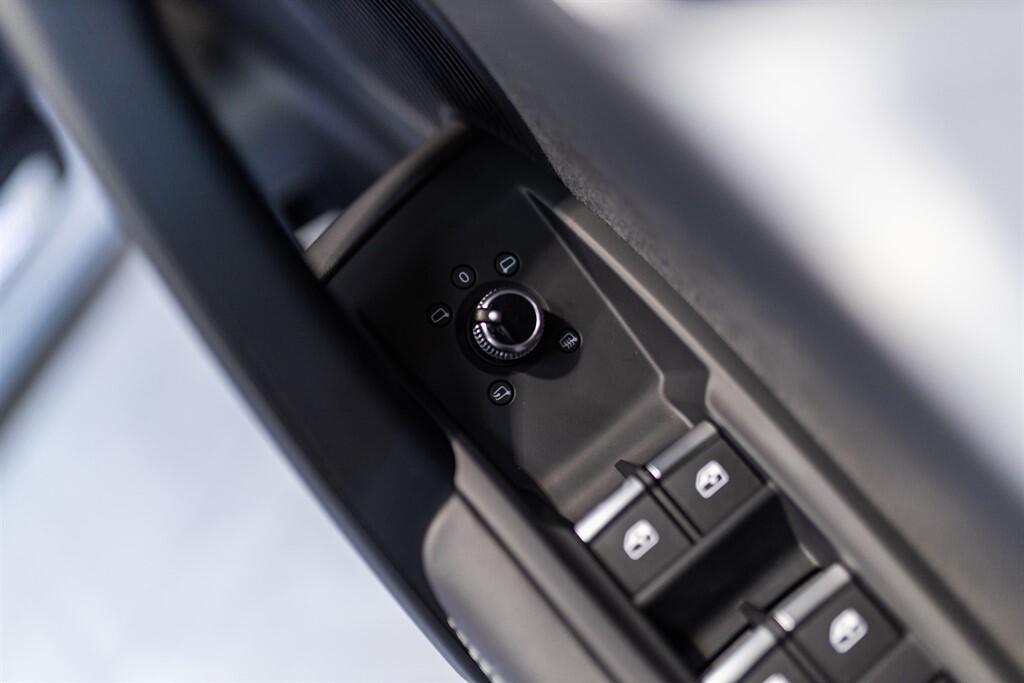 Audi SQ5 view 29