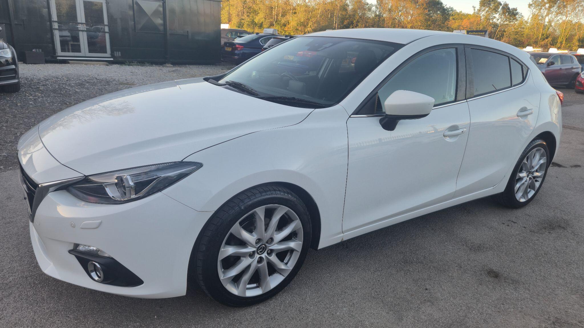 Mazda Mazda3 view 4