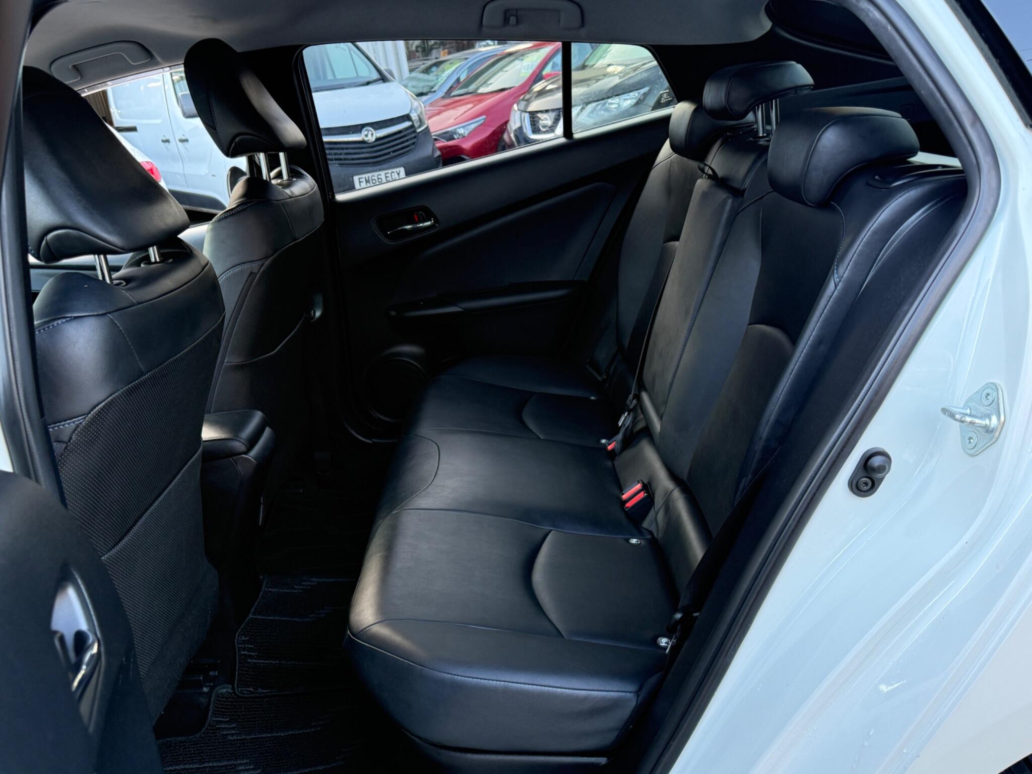 Toyota Prius - Image 55