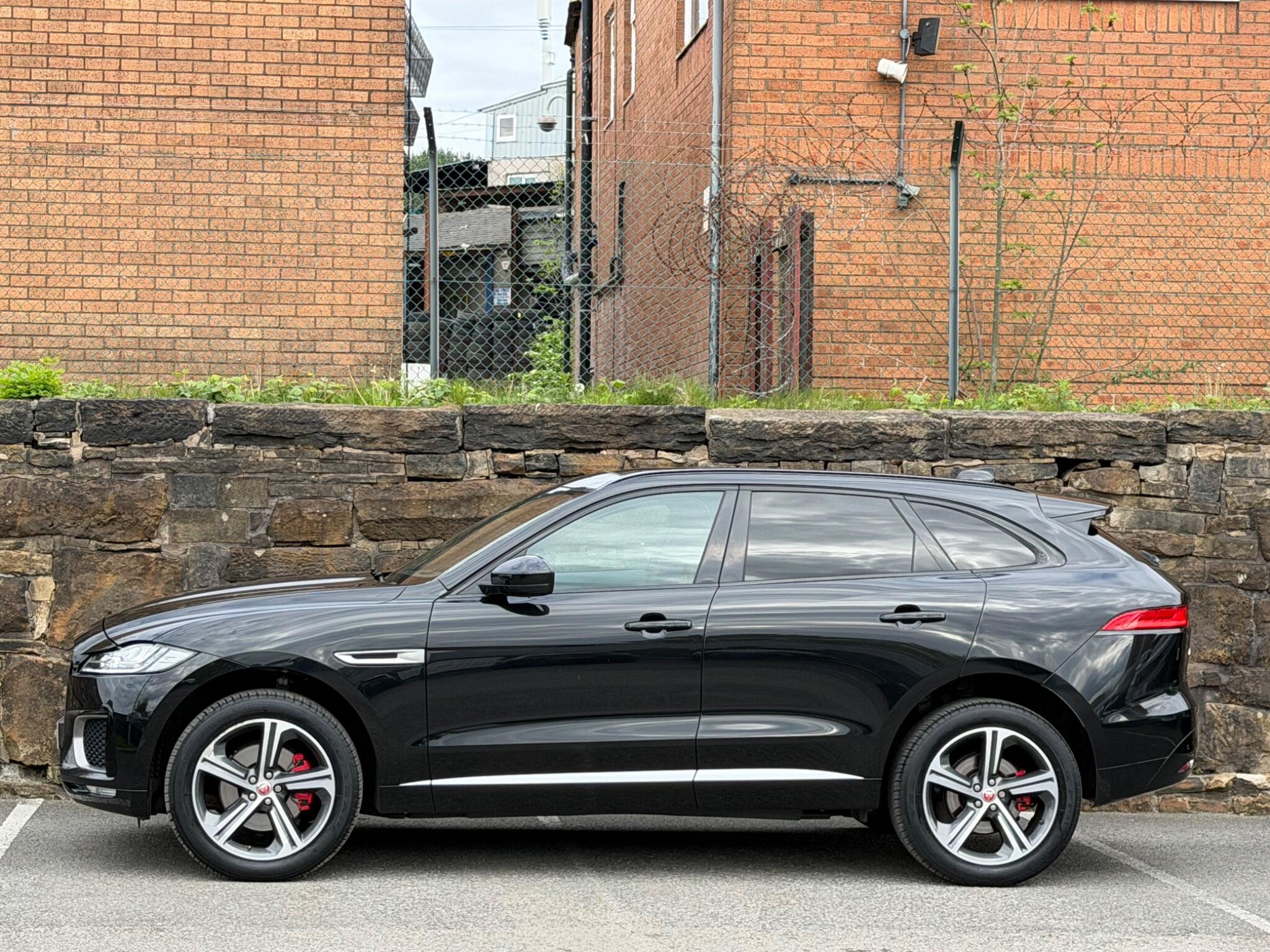 Jaguar F-Pace view 4