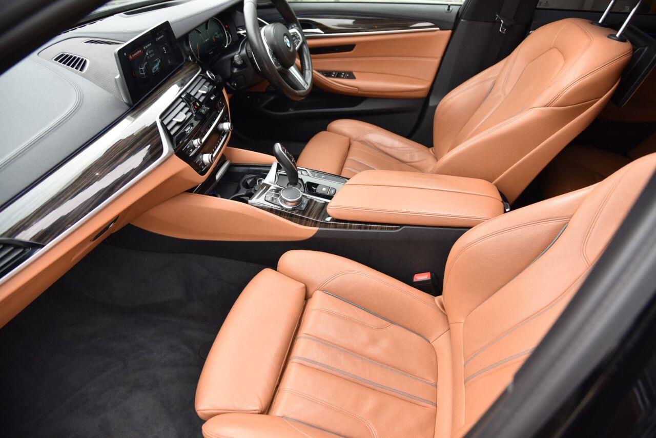 BMW 5 Series view 23