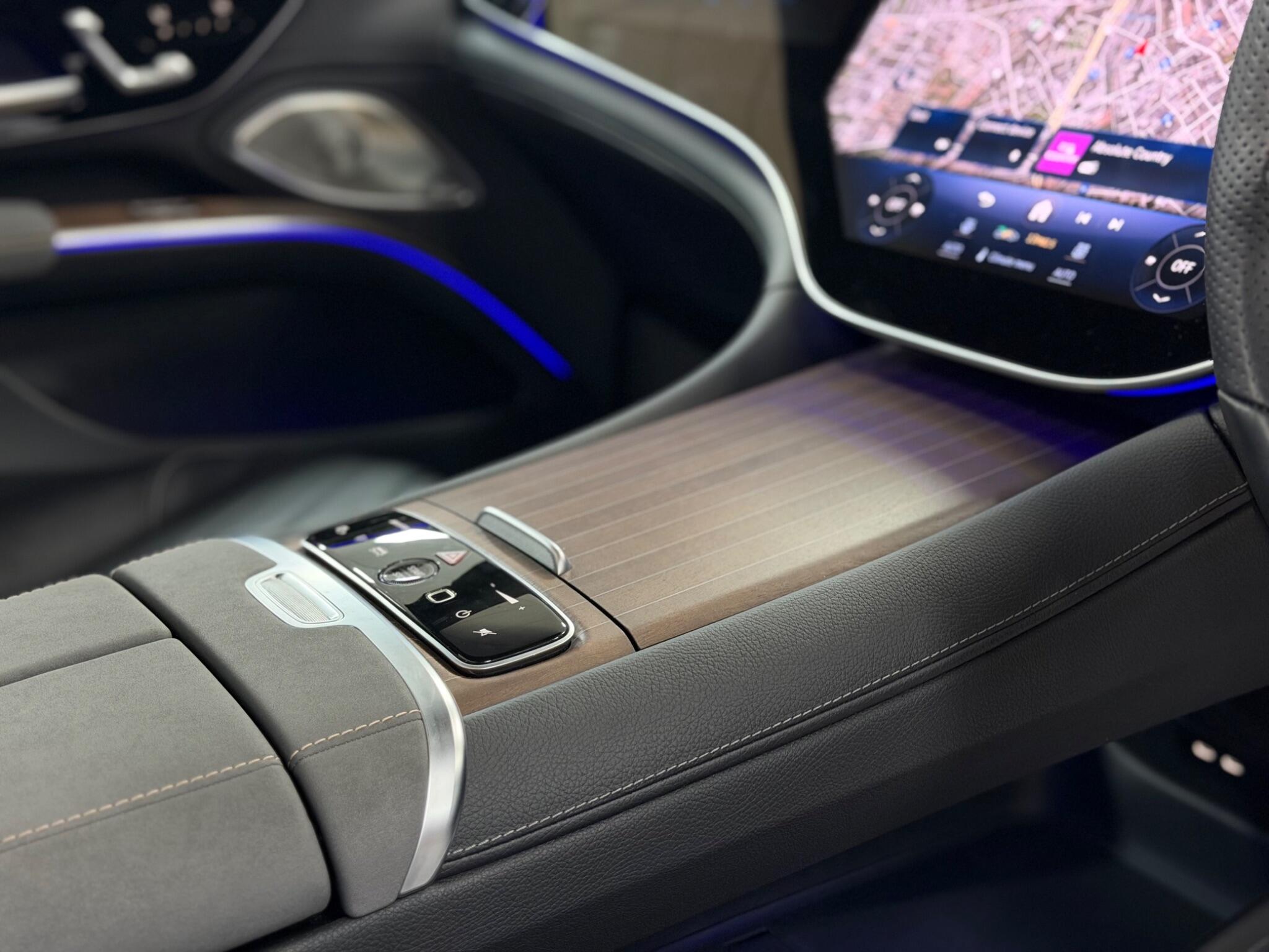 Mercedes-Benz Eqs view 18