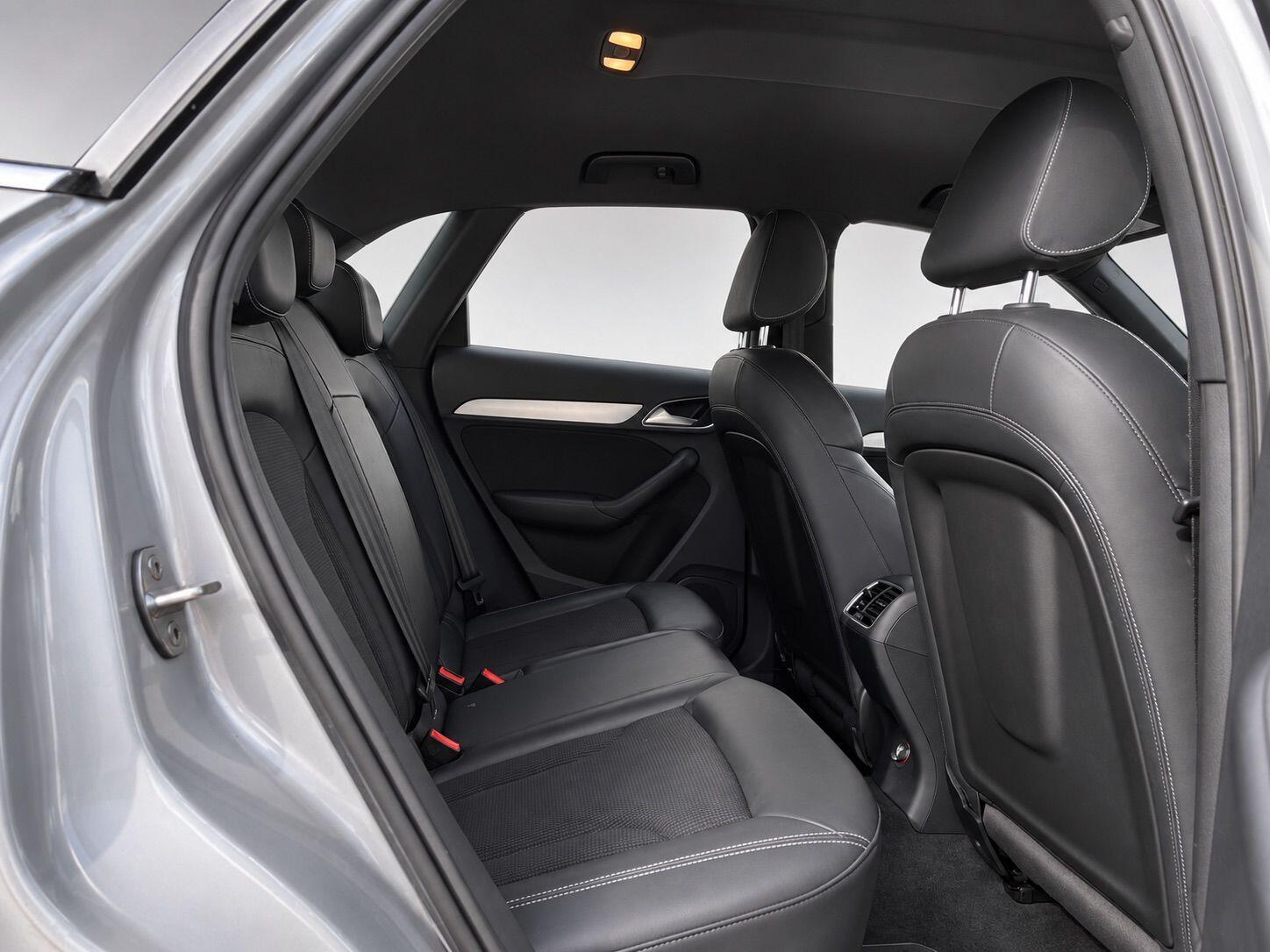 Audi Q3 view 30