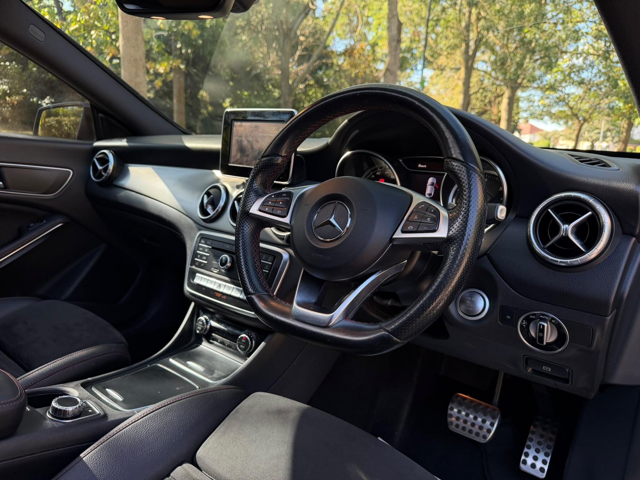 Mercedes-Benz Cla view 11