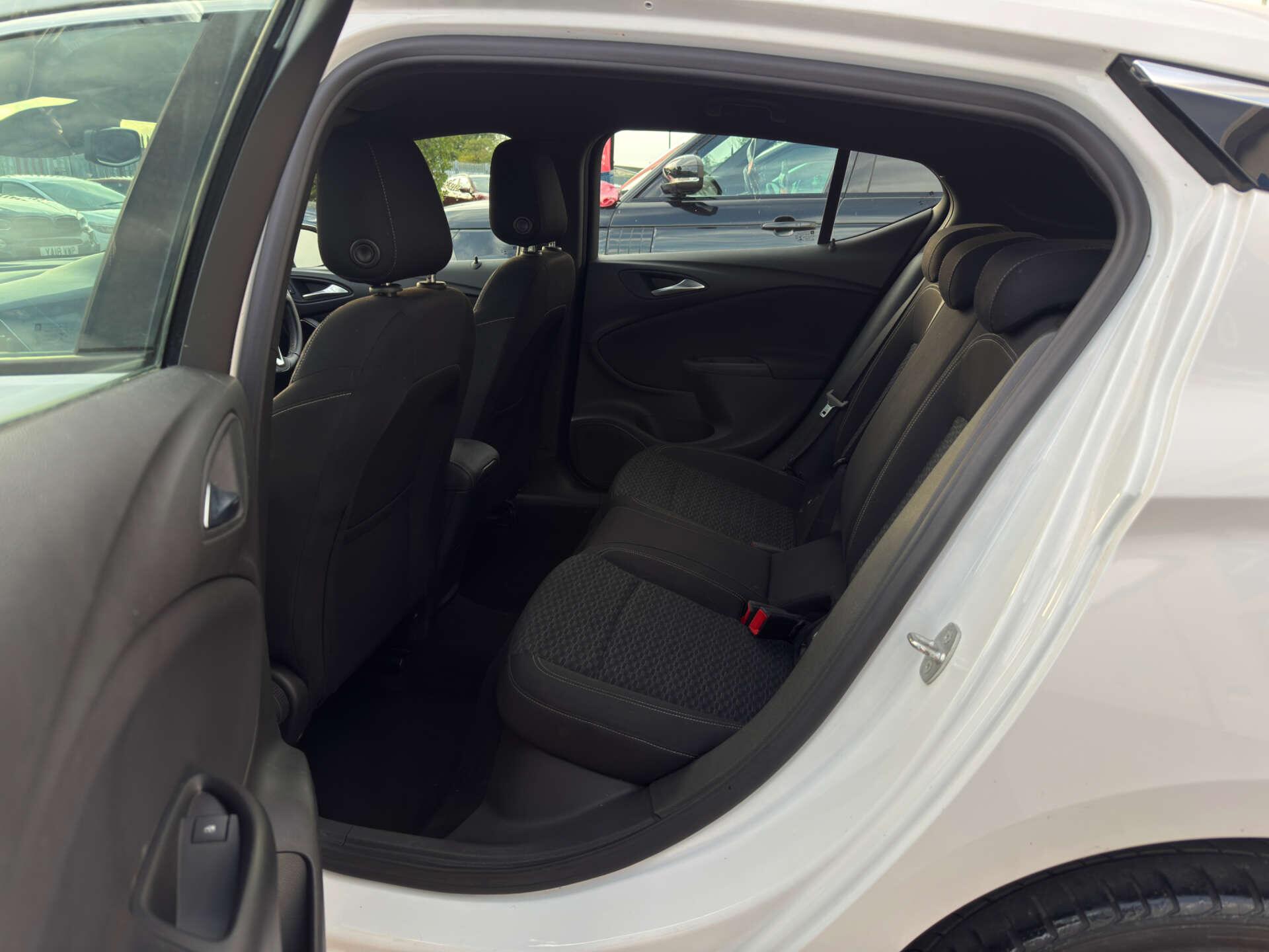 Vauxhall Astra view 35