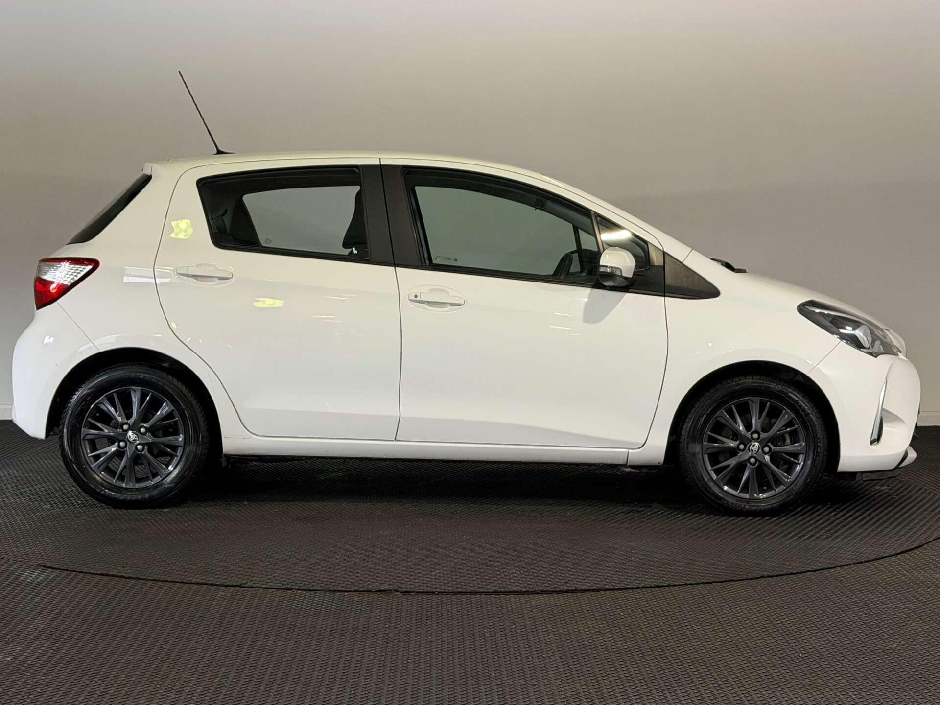 Toyota Yaris view 8