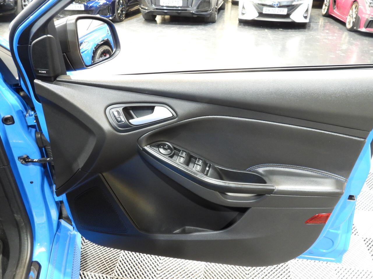 Ford Focus view 35