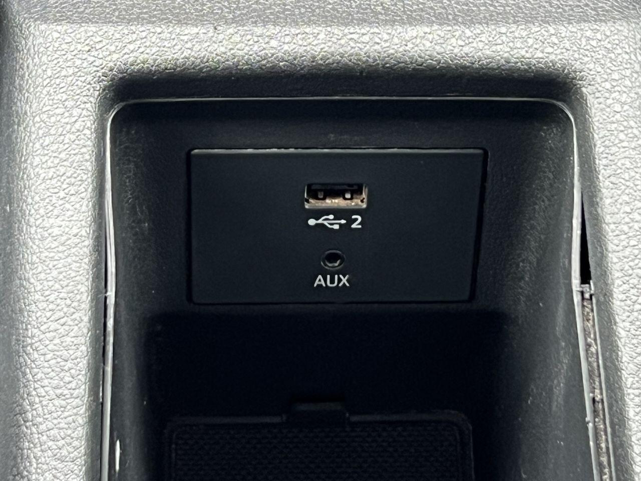 Audi Q2 view 30