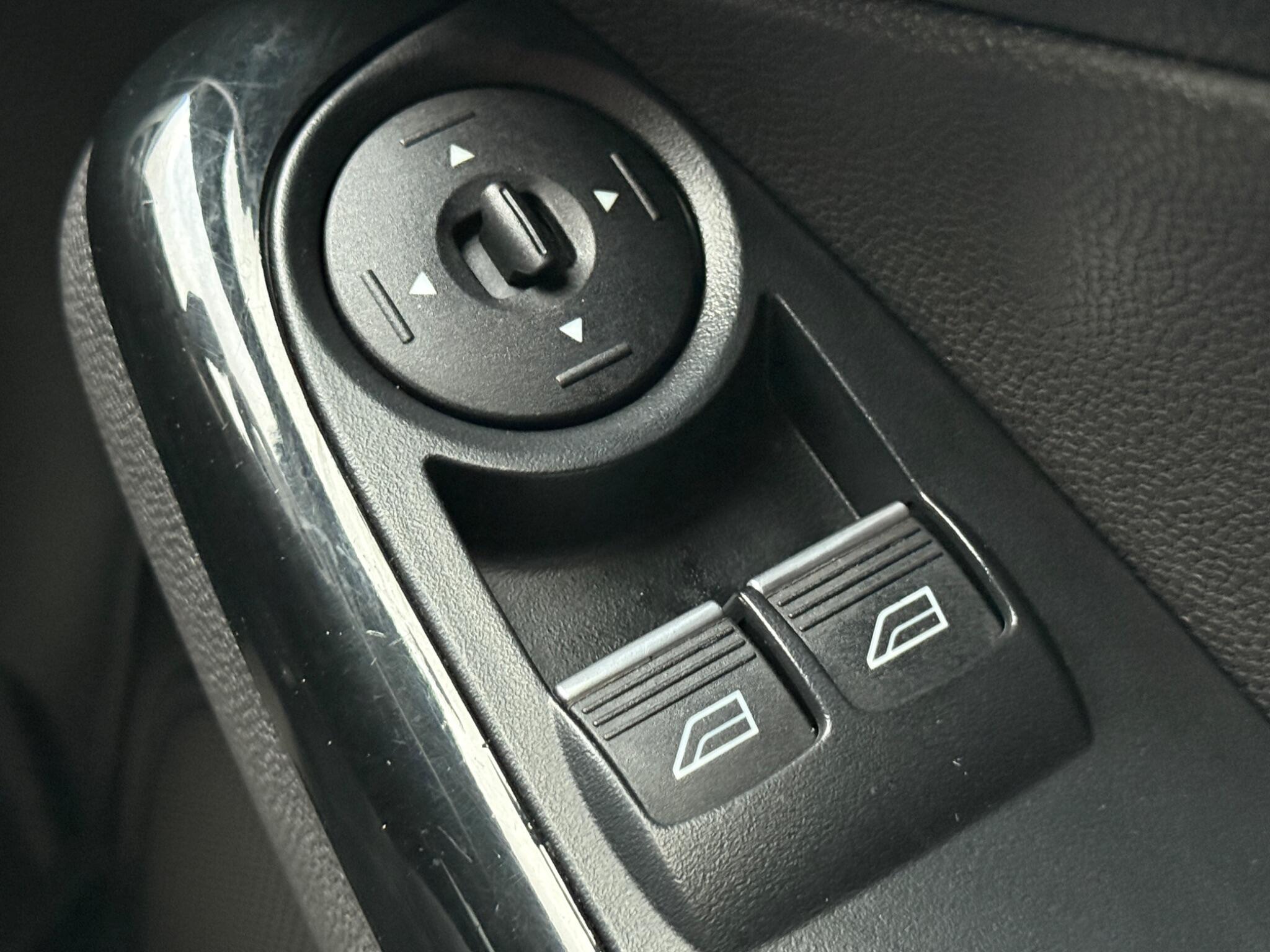 Ford Fiesta - Image 68