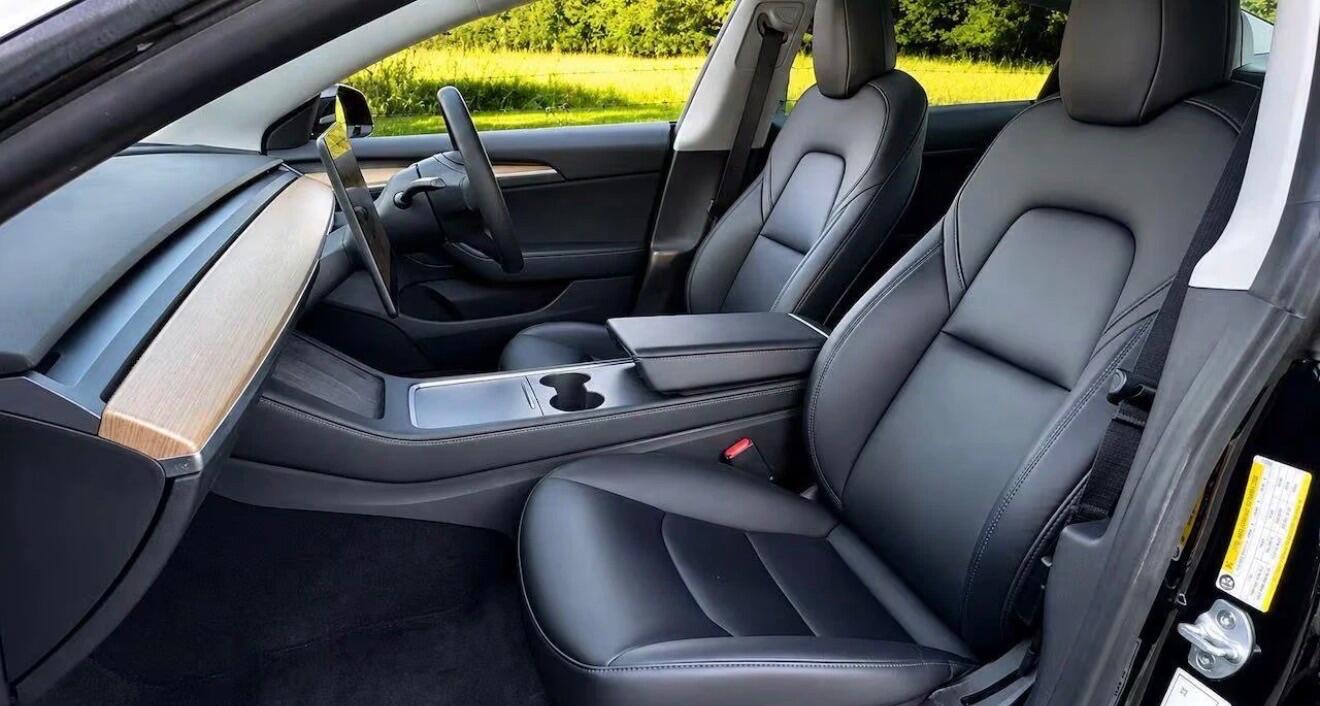Tesla Model 3 view 8