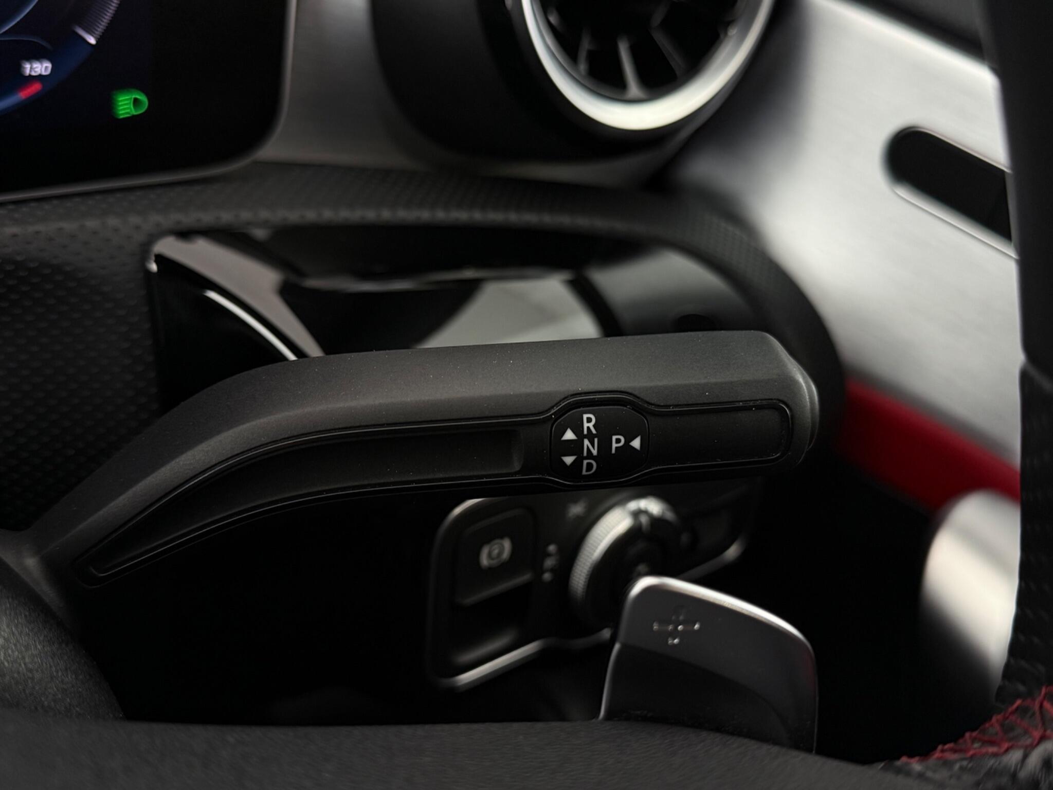 Mercedes-Benz CLA view 17