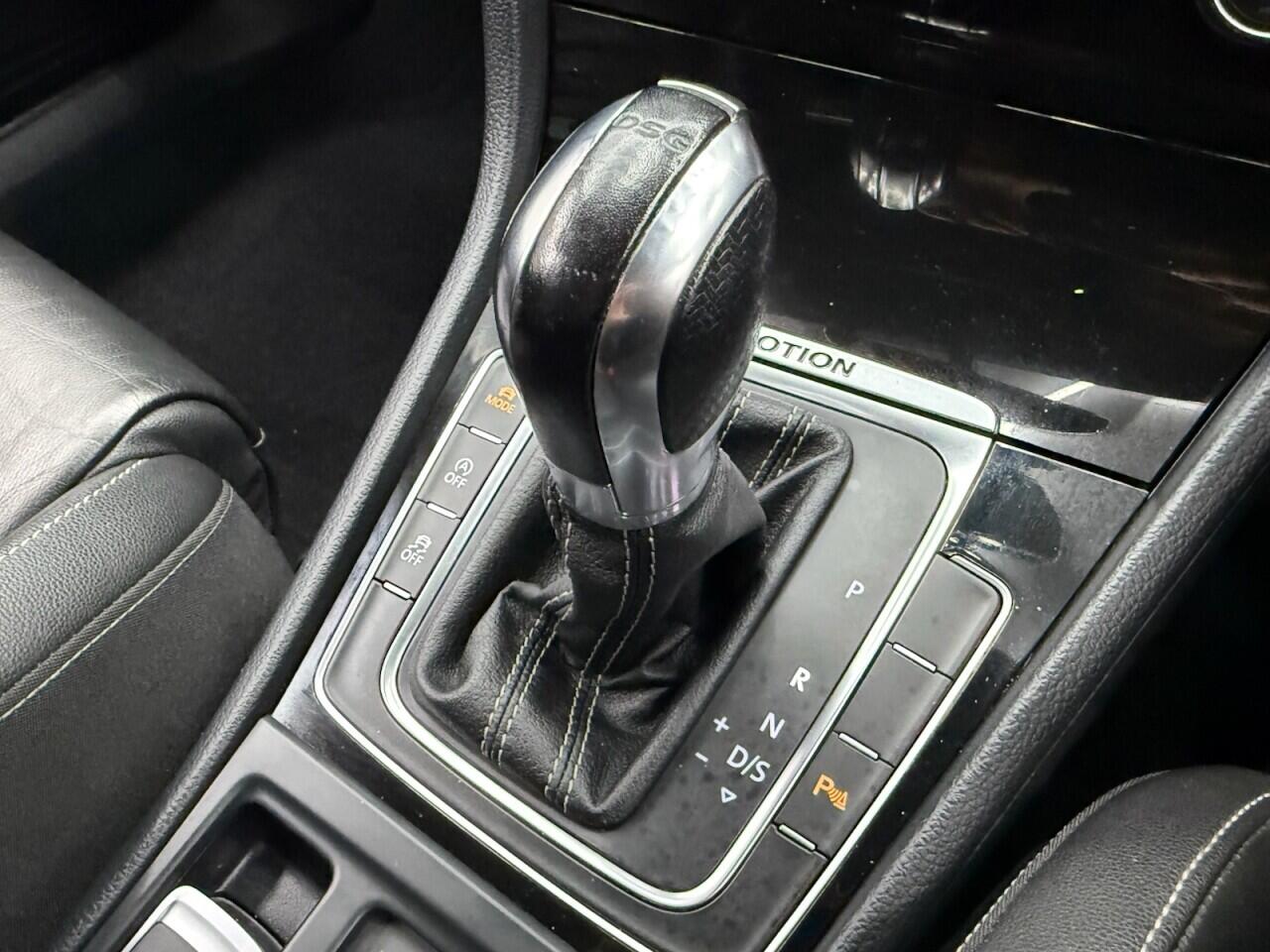 Volkswagen Golf view 21