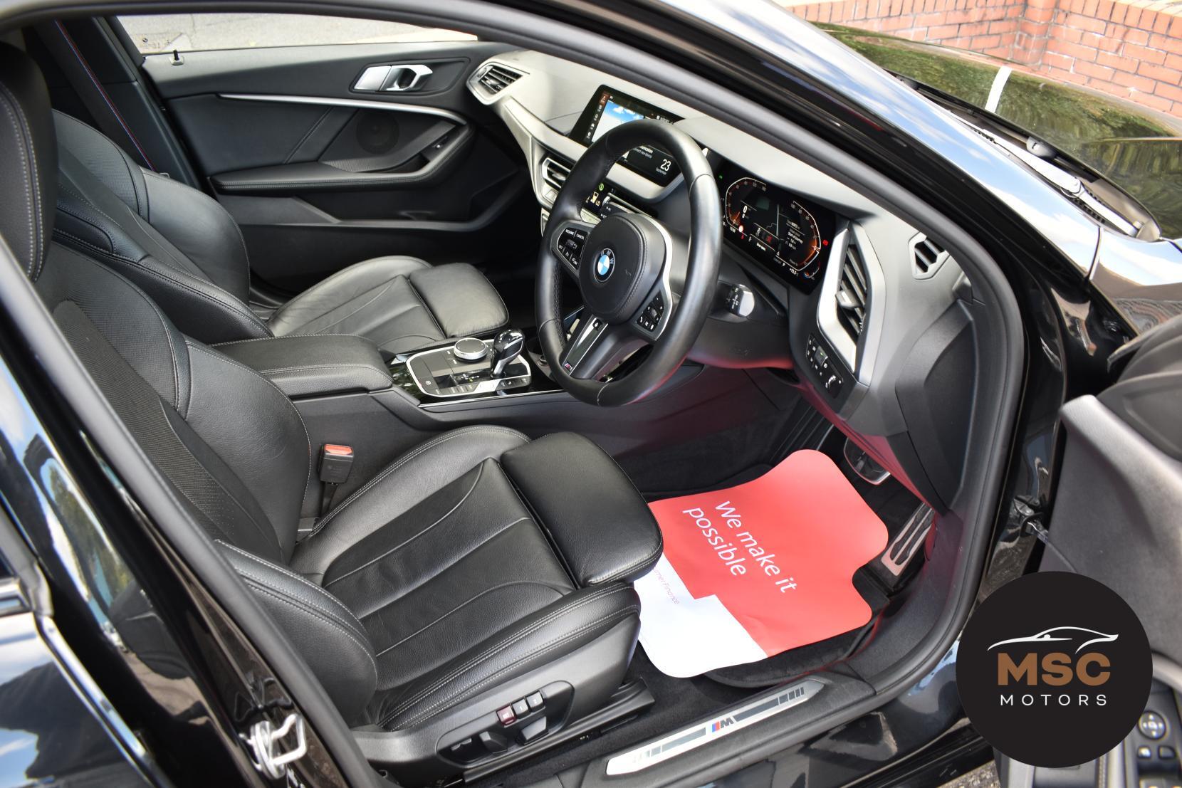 BMW 1 Series view 32