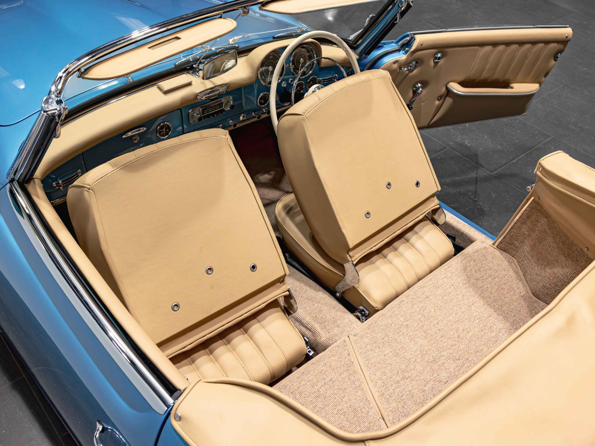 Mercedes-Benz 190 SL view 33