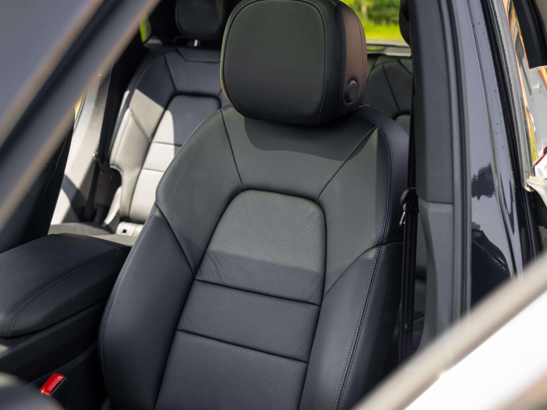 Porsche Cayenne view 23