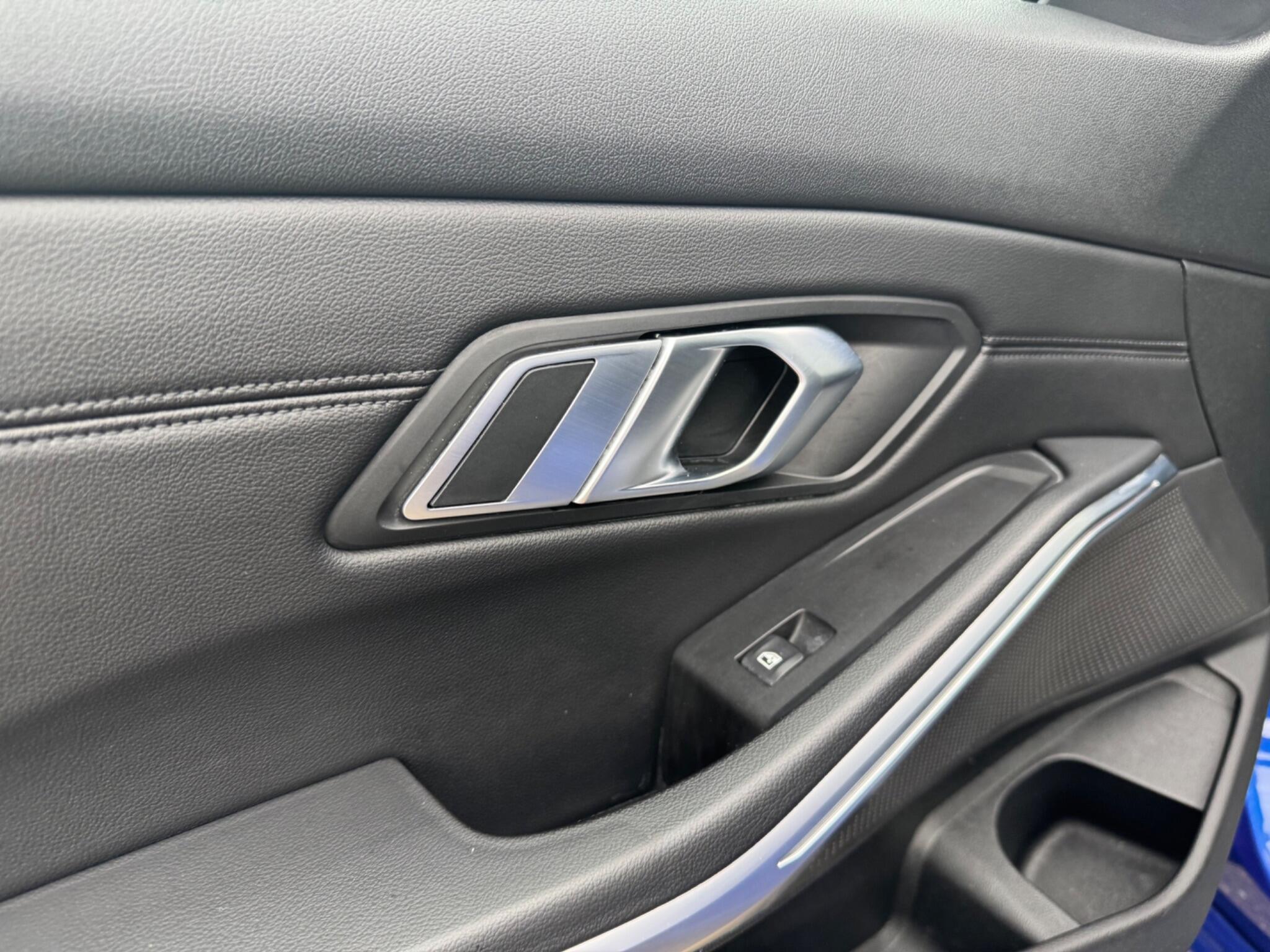 BMW 3 Series view 36