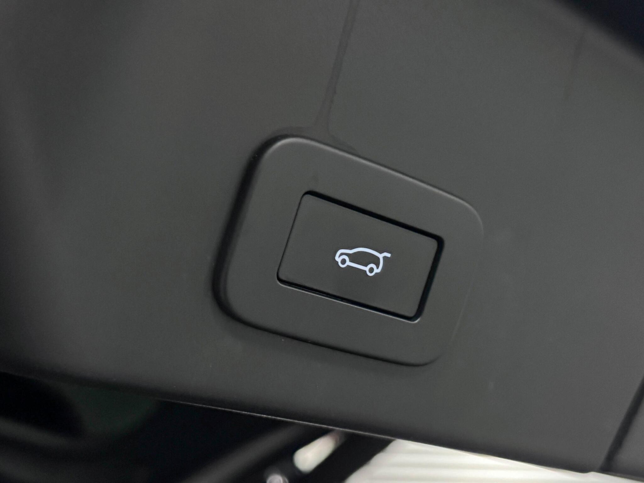 Land Rover Range Rover Evoque view 8