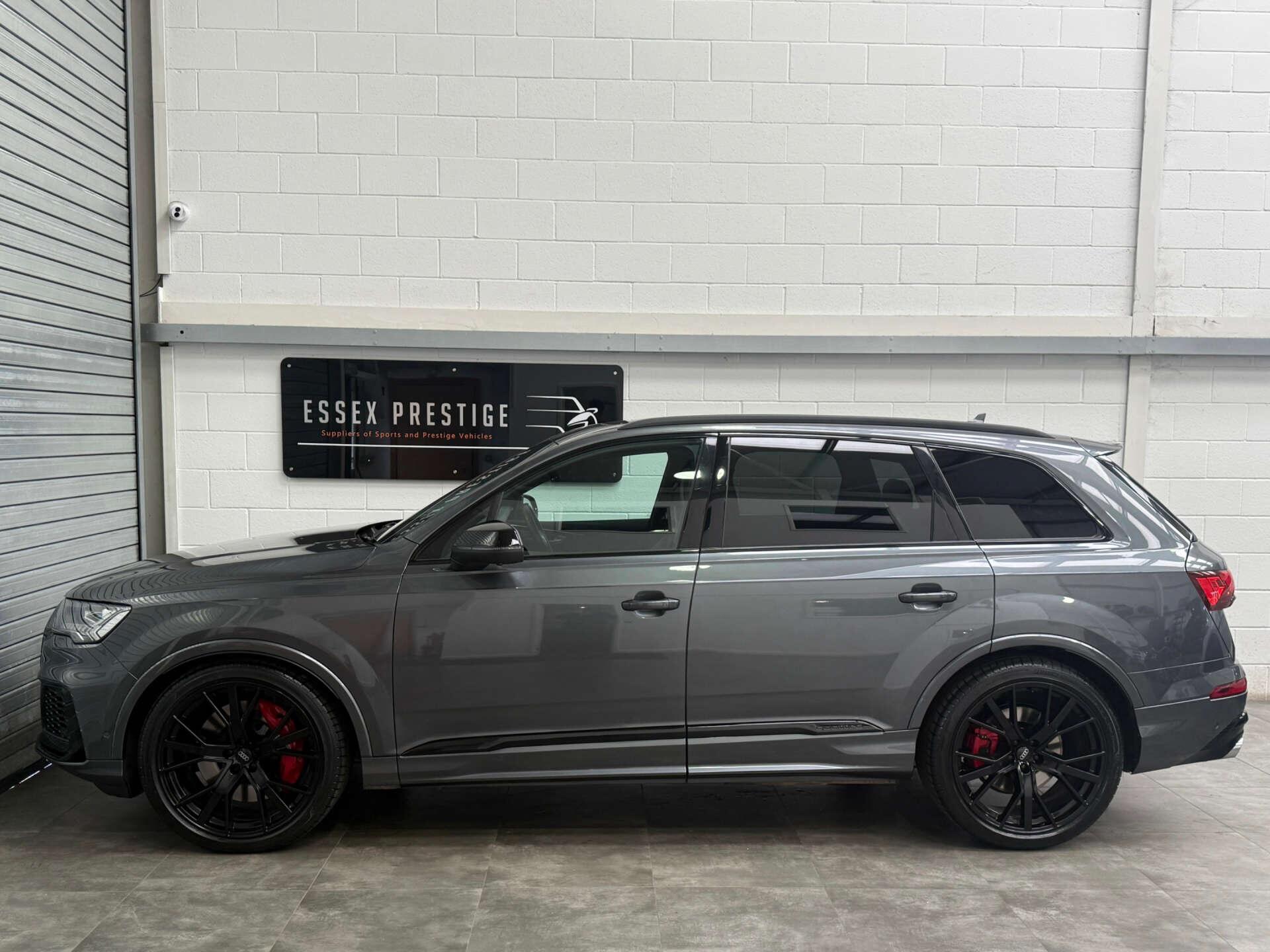Audi SQ7 view 6