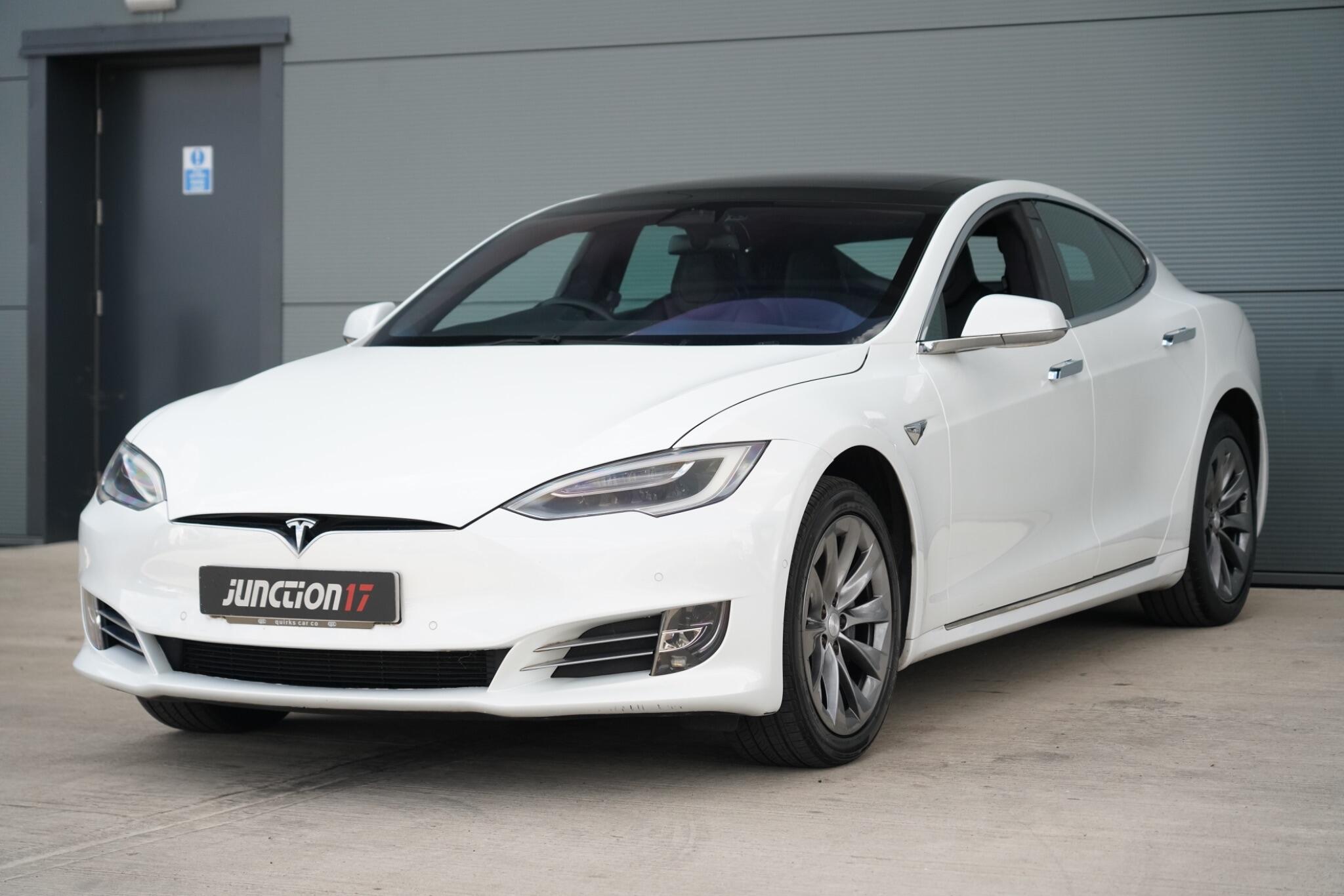 Tesla Model S view 7