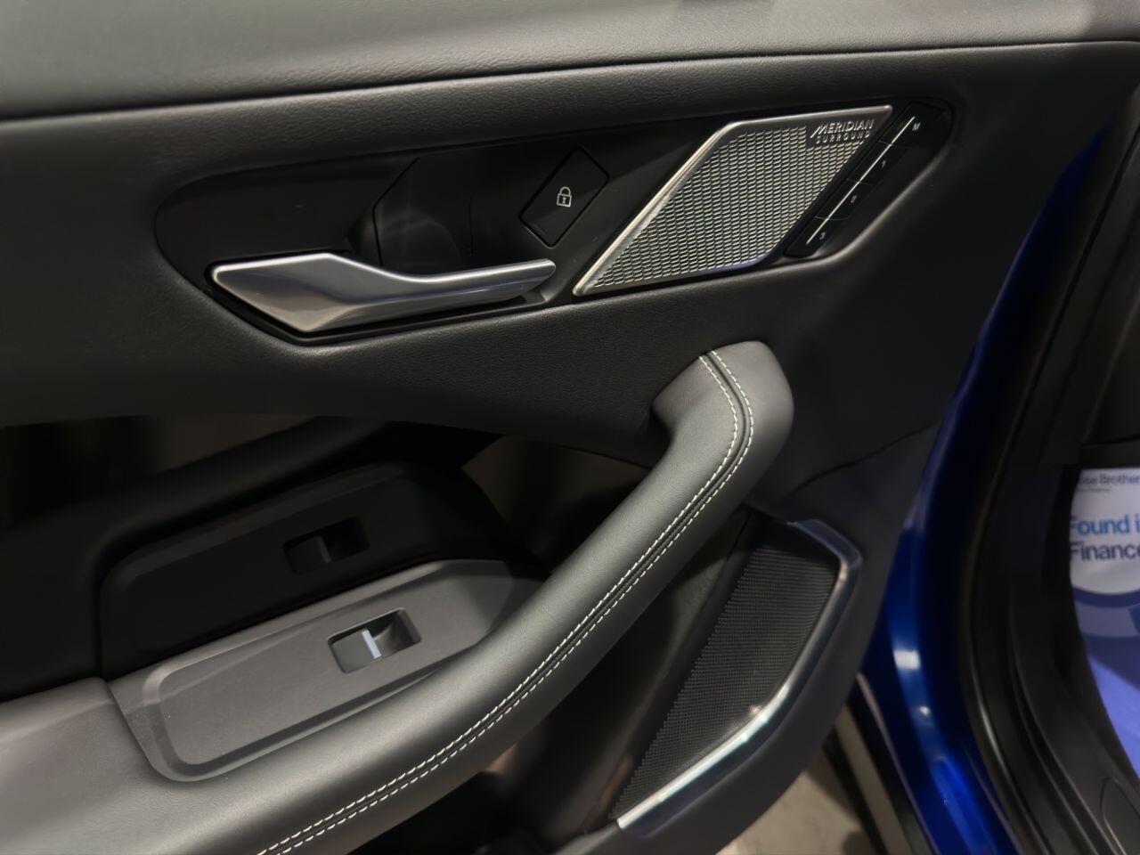 Jaguar I-Pace view 33