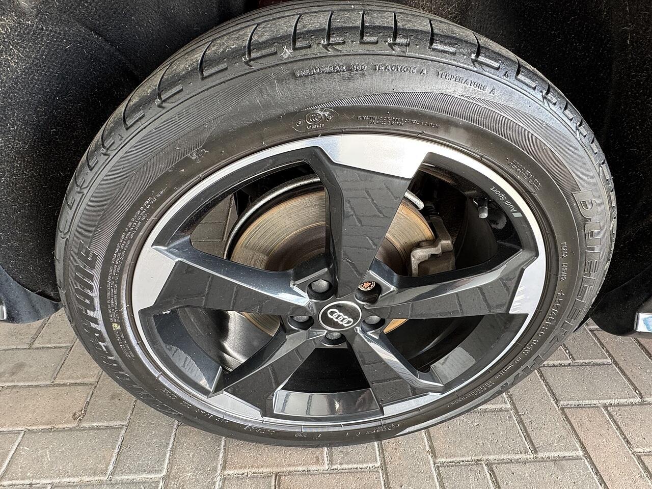 Audi Q5 view 32