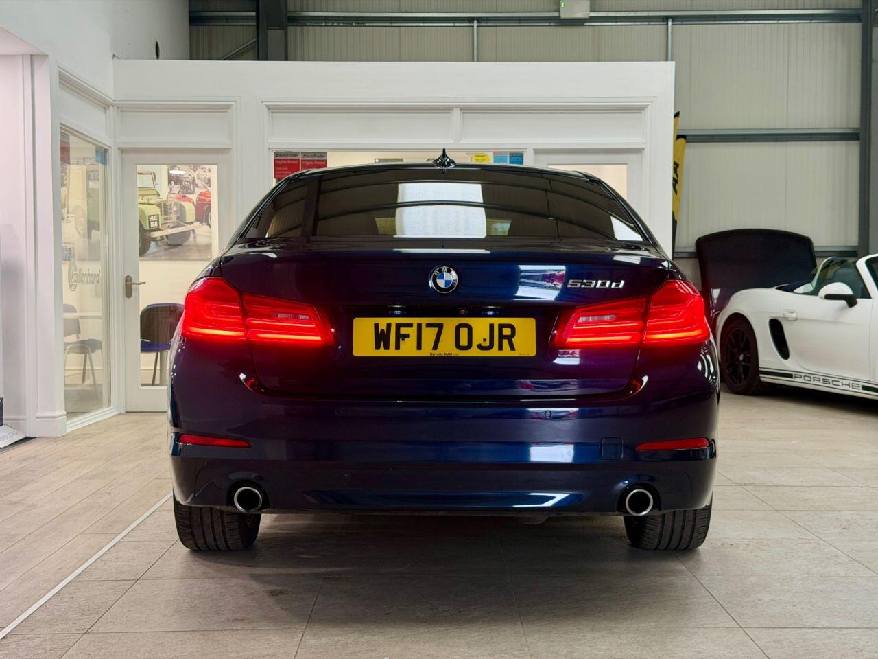 BMW 5 Series view 18