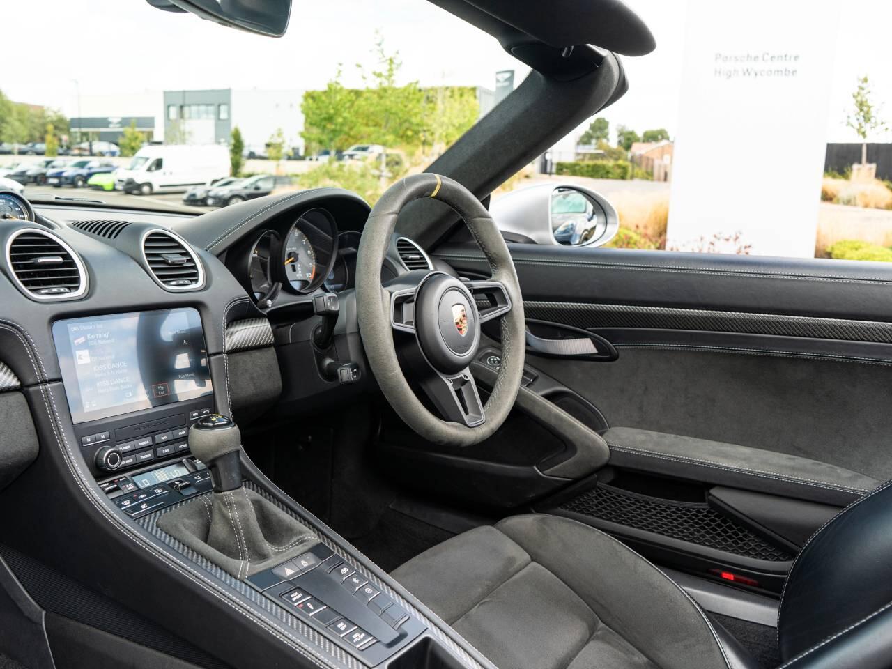 Porsche 718 Spyder view 38