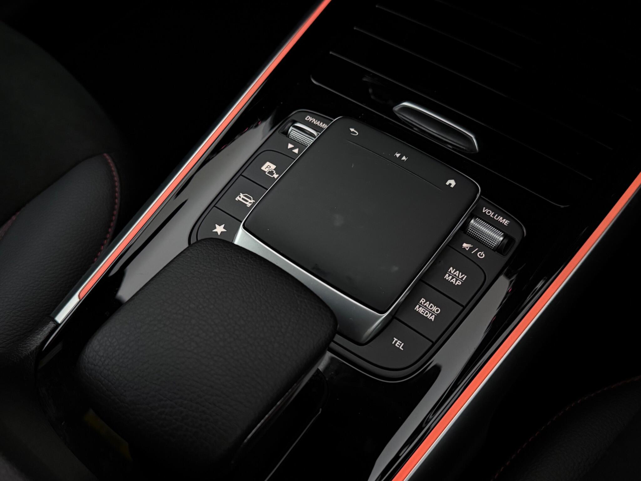 Mercedes-Benz GLB view 25