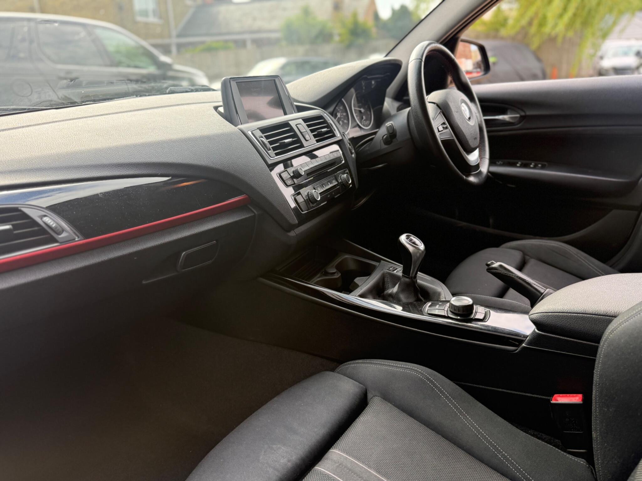 BMW 1 Series view 14