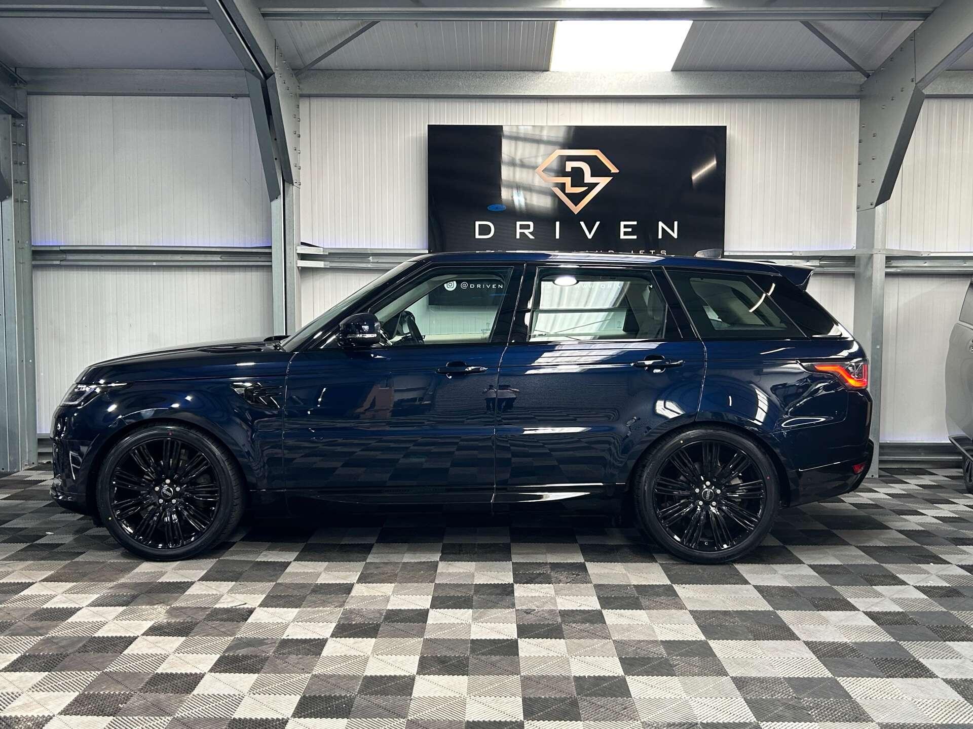 Land Rover Range Rover Sport view 11