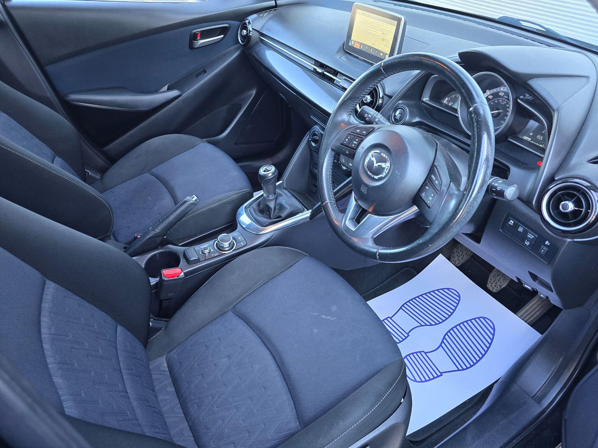 Mazda Mazda2 view 15