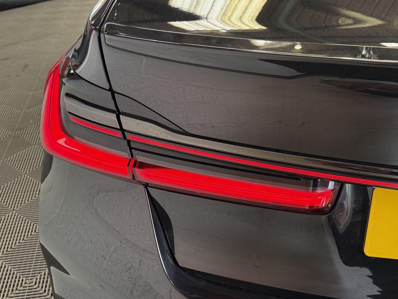 BMW 7 Series view 28