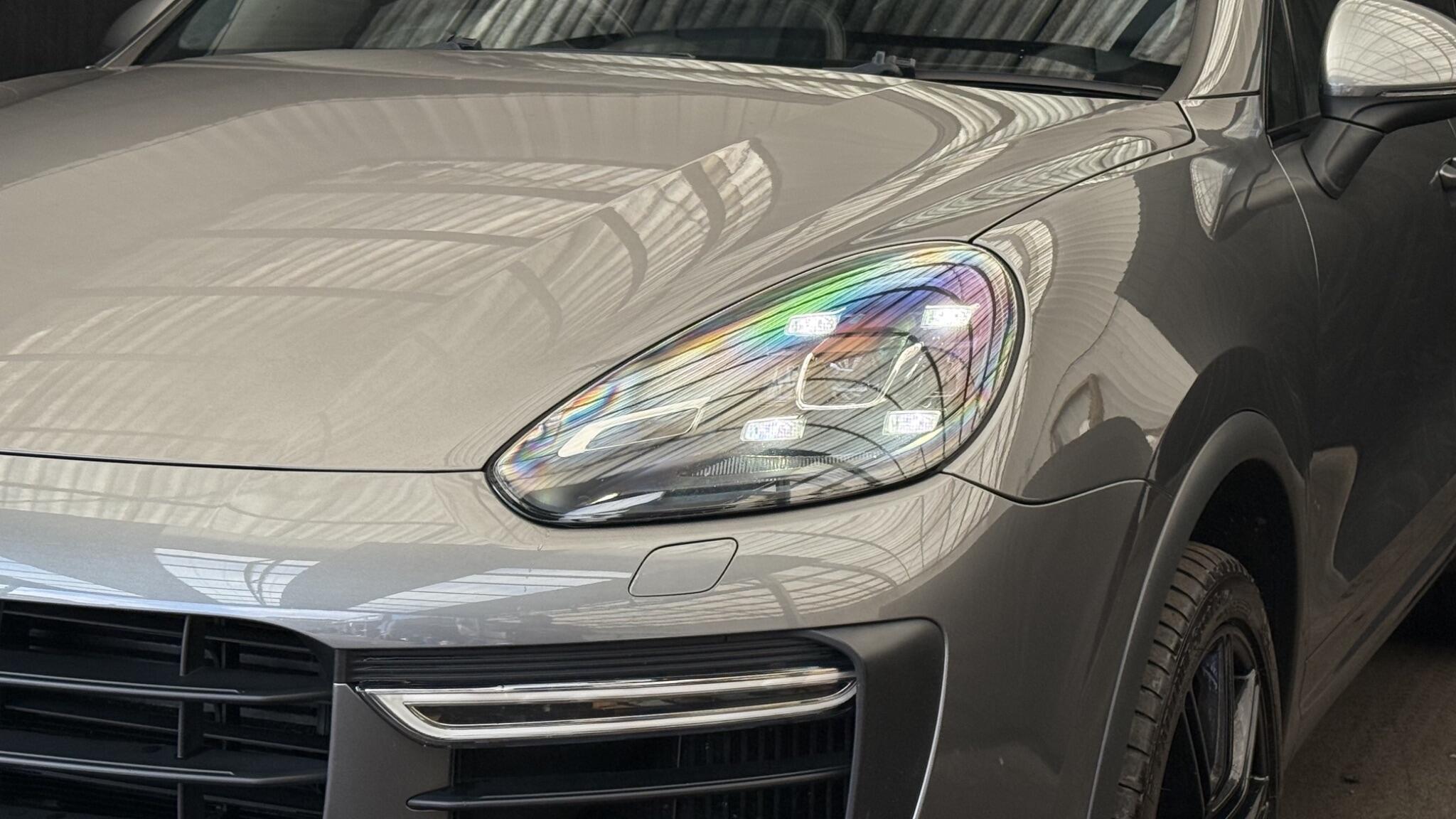 Porsche Cayenne view 43