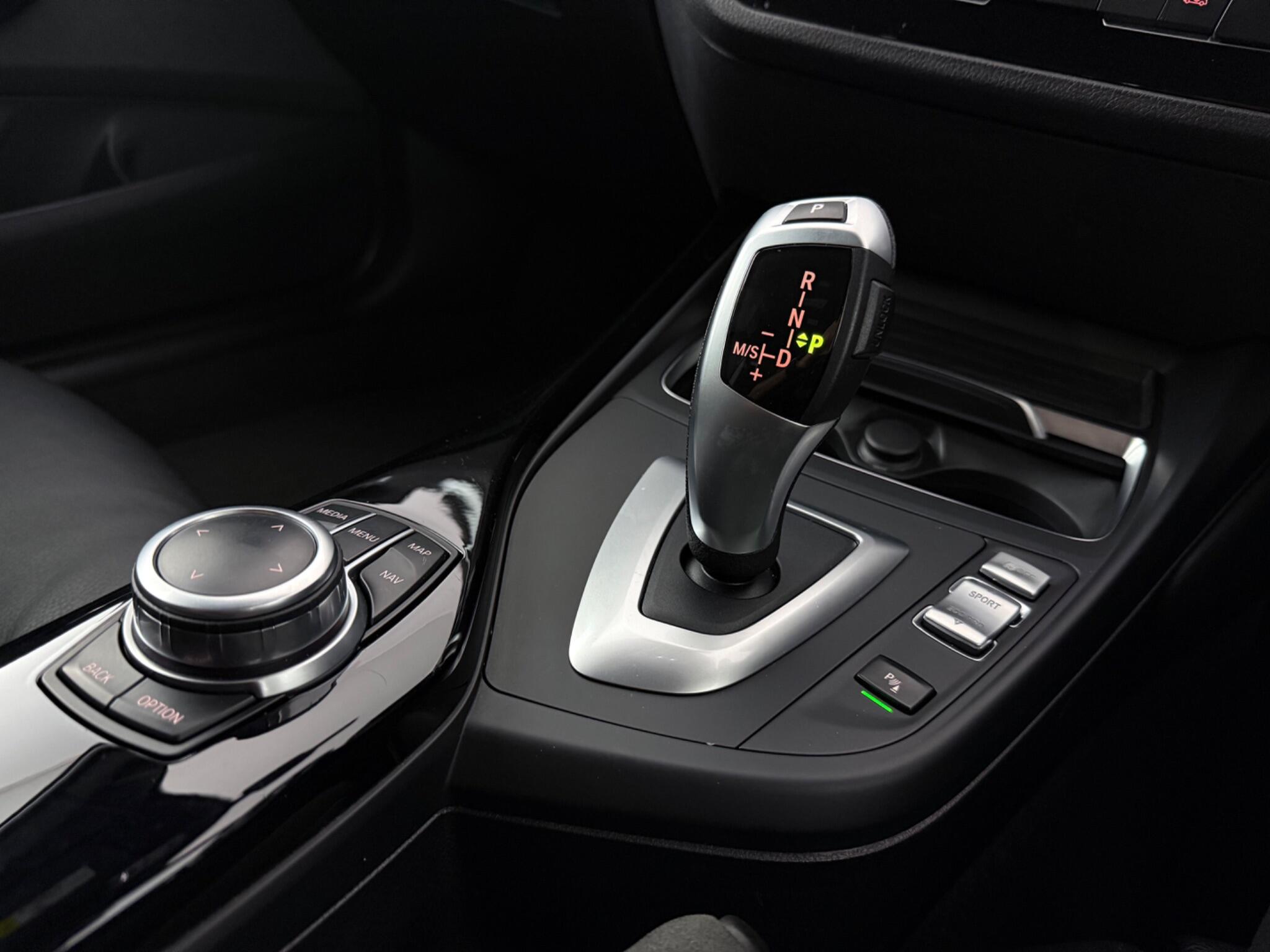 BMW 2 Series view 18