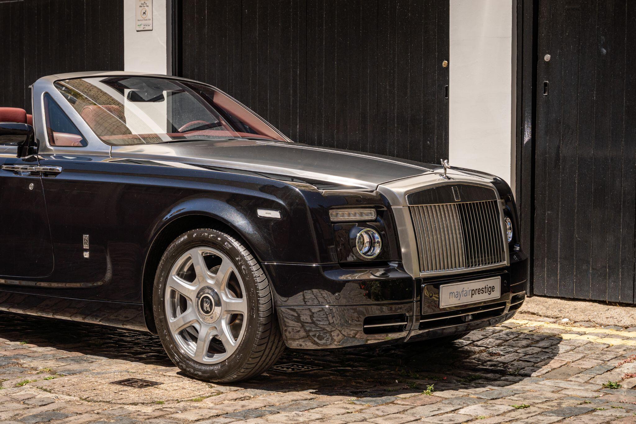 Rolls-Royce Phantom view 6