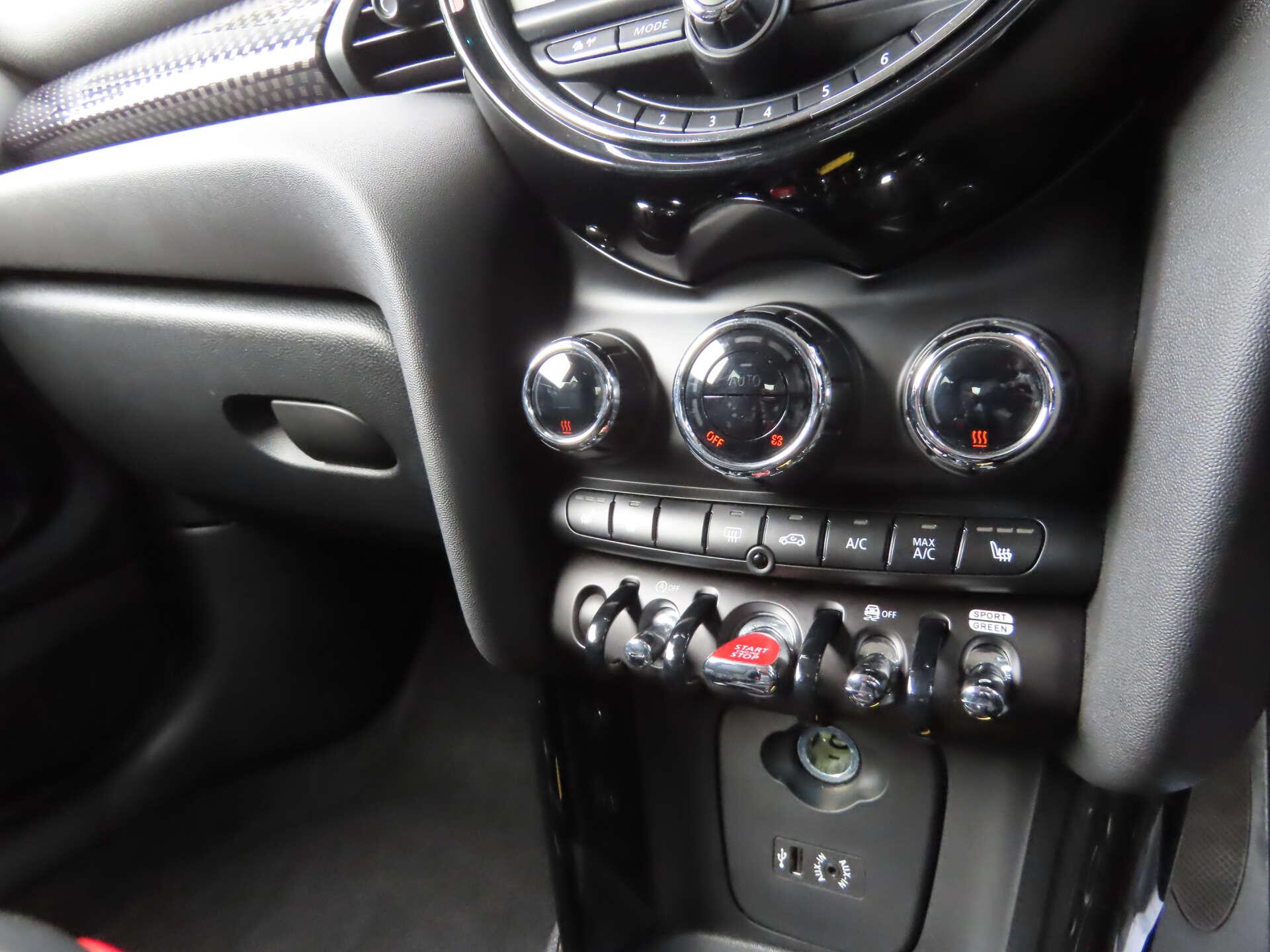 Mini Hatch view 10