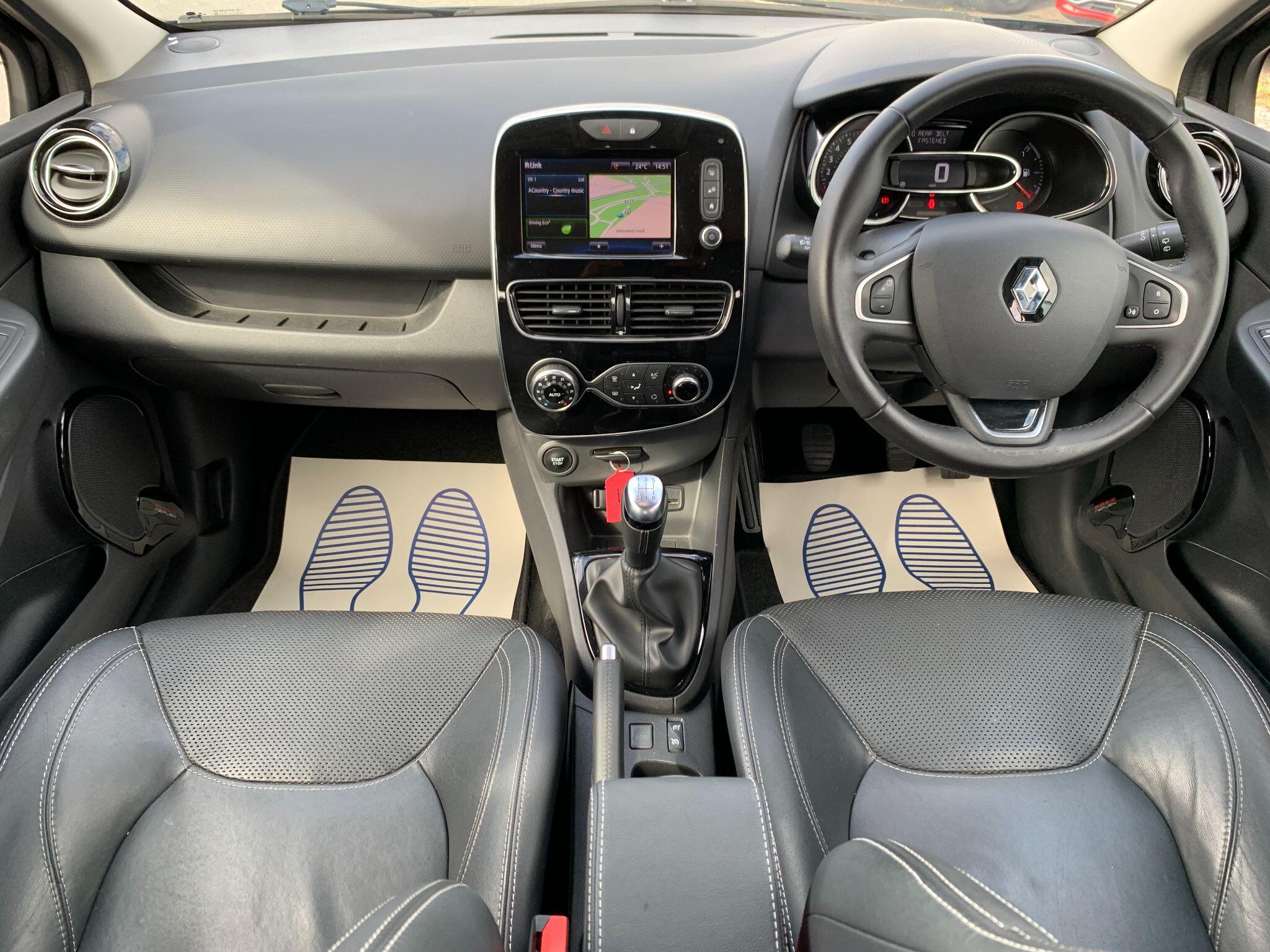 Renault Clio view 15