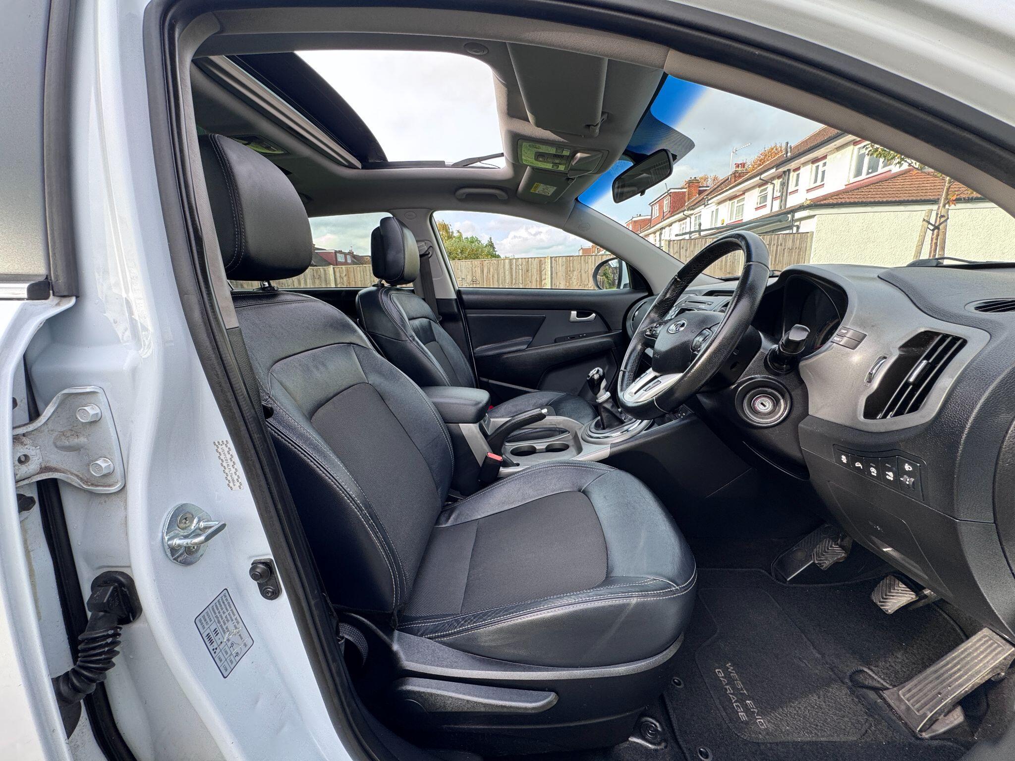 2015 Kia Sportage image 38