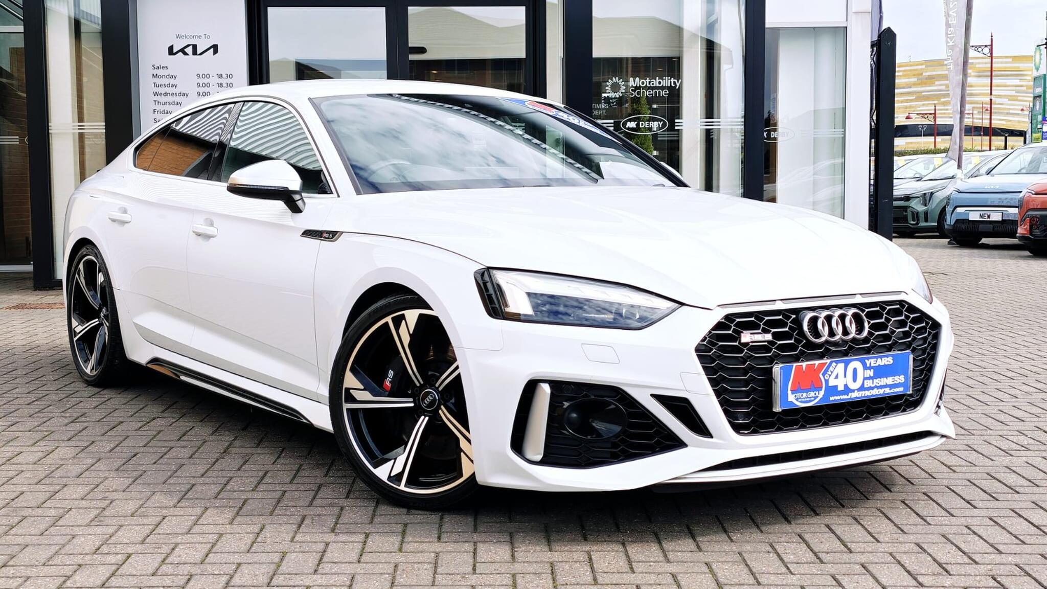 Audi RS5 view 4