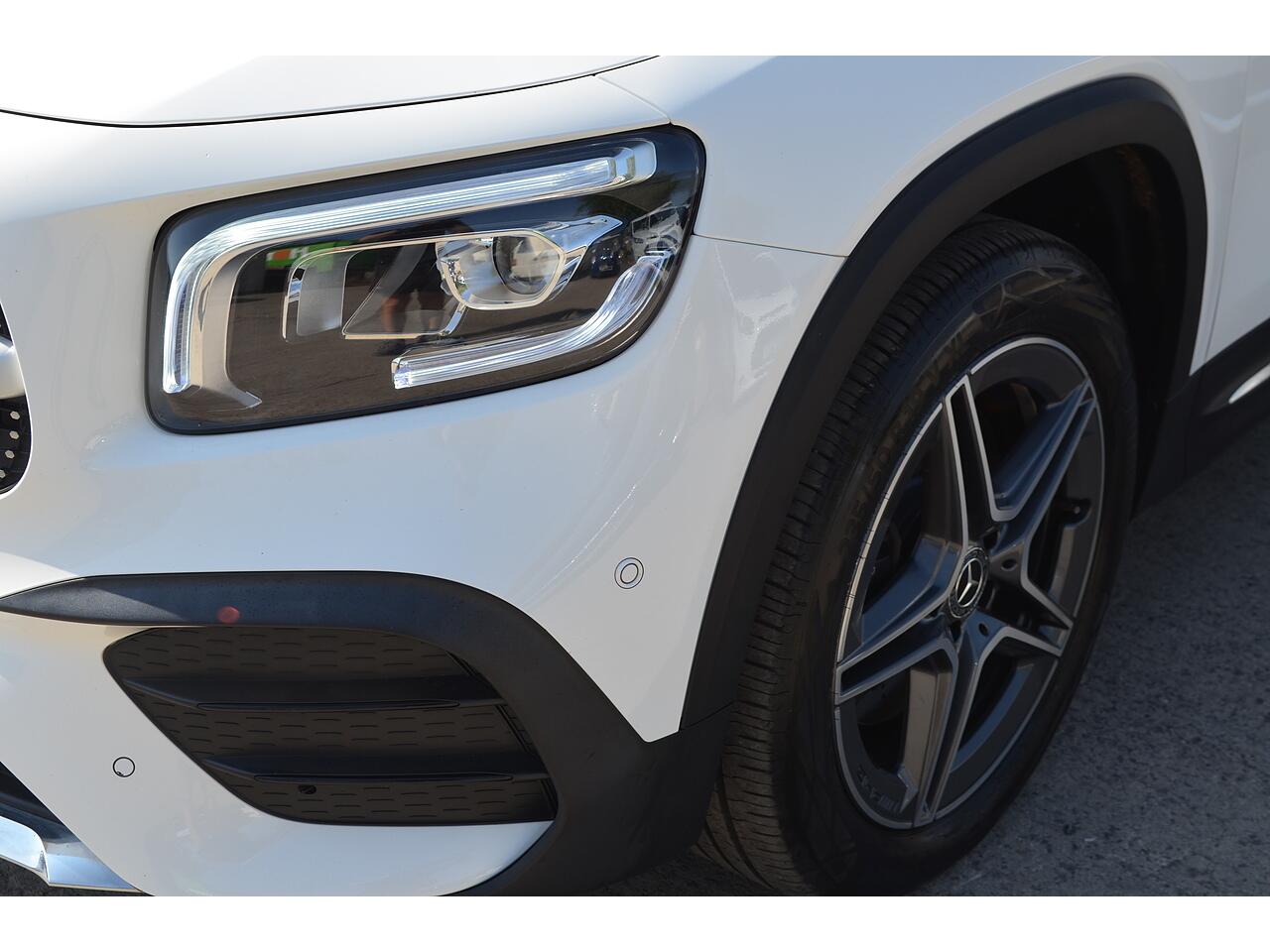Mercedes-Benz GLB view 29