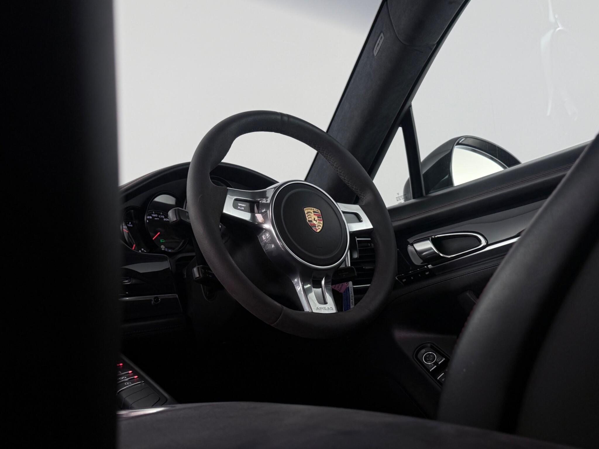 Porsche Panamera view 27